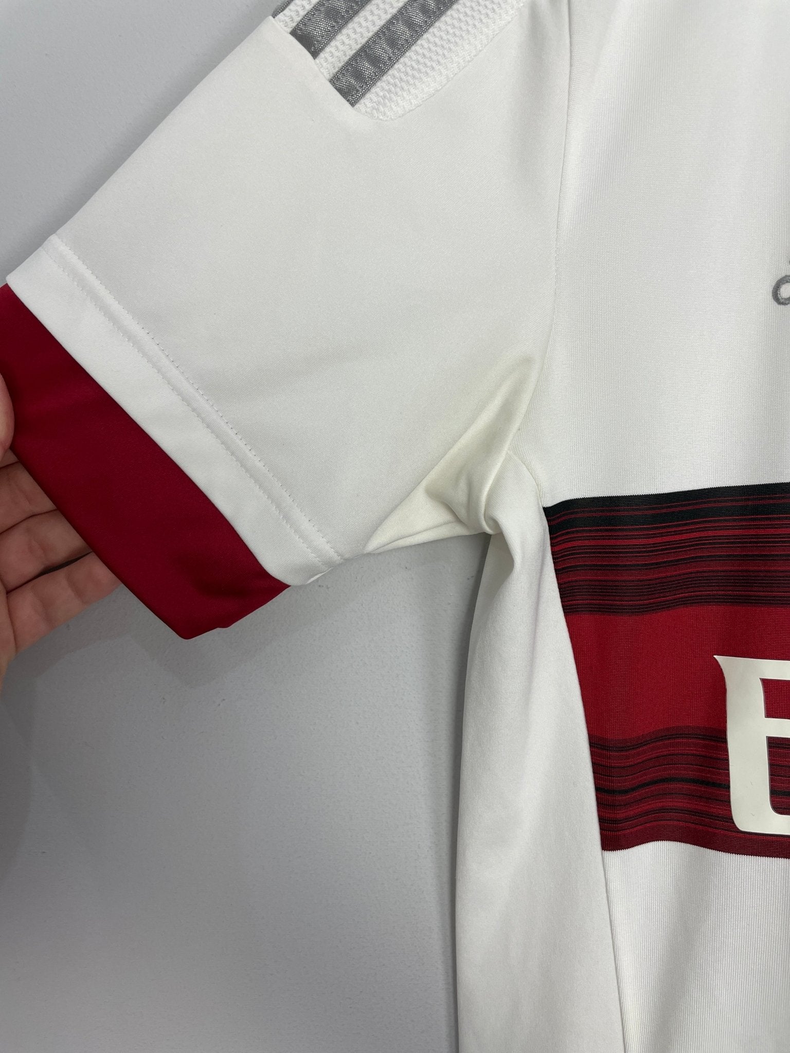 Shop 2015/16 AC MILAN AWAY SHIRT (S) ADIDAS, classic football shirts, vintage football shirts & retro soccer jerseys at Cult Kits