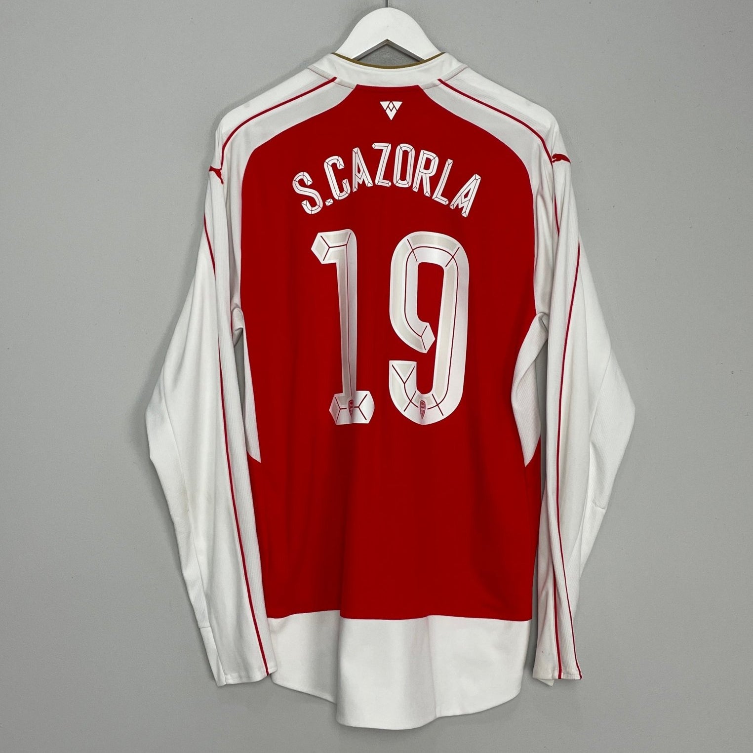Shop 2015/16 ARSENAL CAZORLA #19 L/S HOME SHIRT (XL) PUMA, classic football shirts, vintage football shirts & retro soccer jerseys at Cult Kits