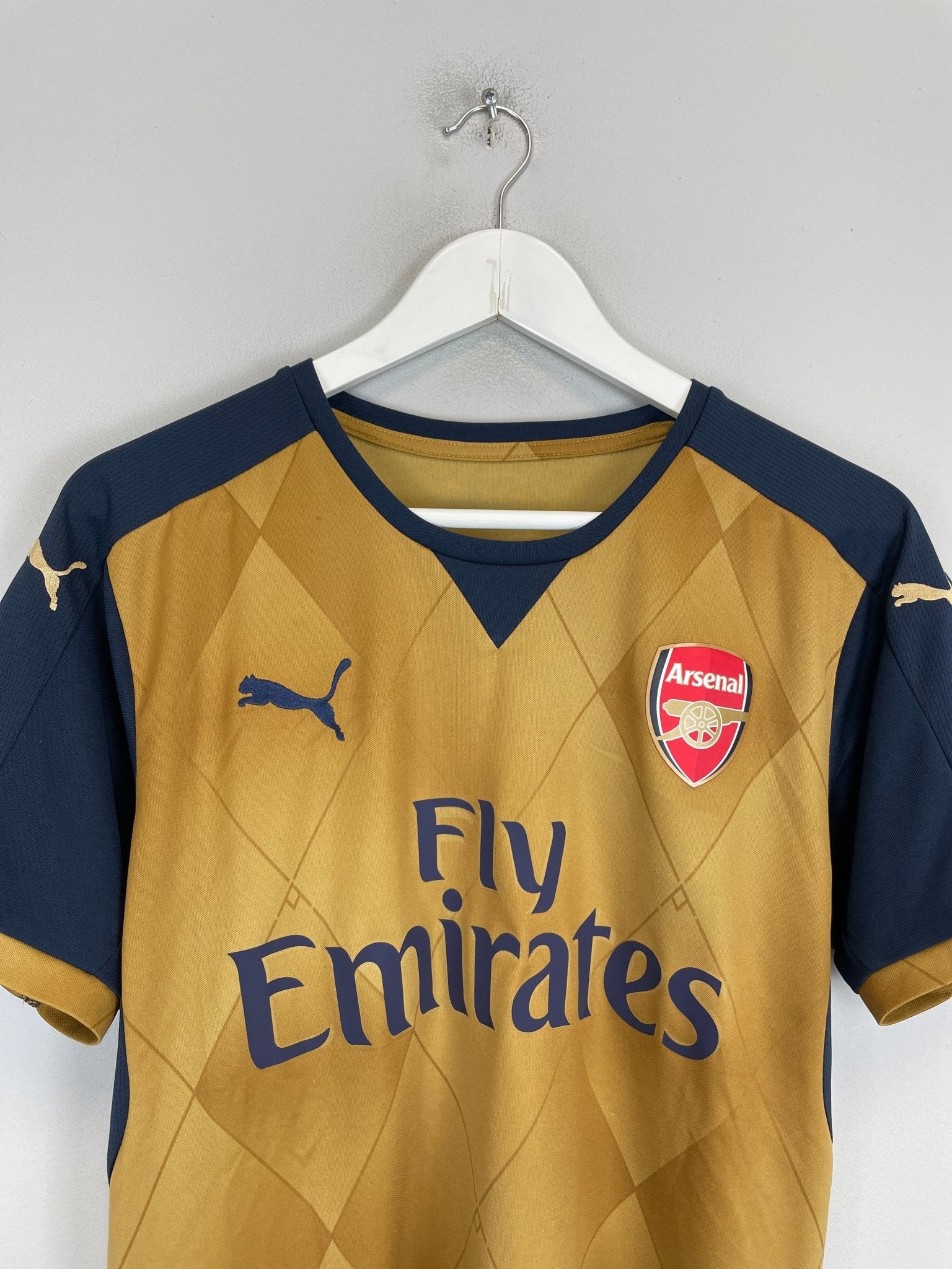 Shop 2015/16 ARSENAL OZIL #11 AWAY SHIRT (M) PUMA, classic football shirts, vintage football shirts & retro soccer jerseys at Cult Kits