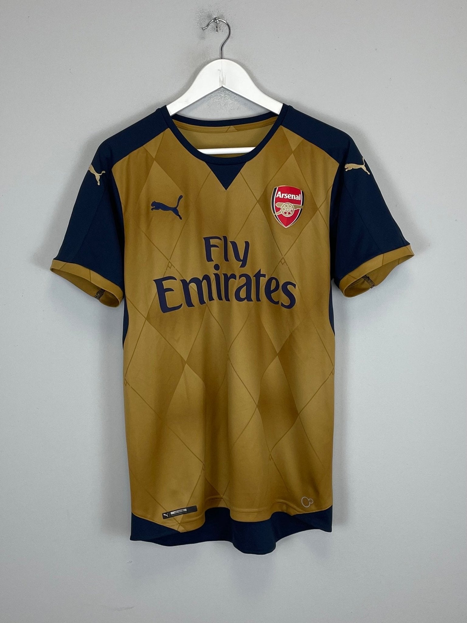 Shop 2015/16 ARSENAL OZIL #11 AWAY SHIRT (M) PUMA, classic football shirts, vintage football shirts & retro soccer jerseys at Cult Kits