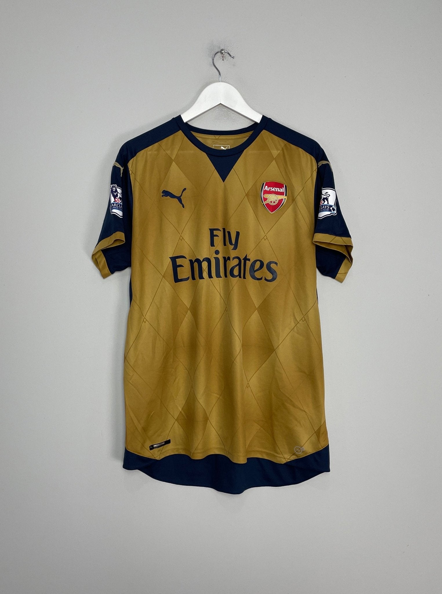 Shop 2015/16 ARSENAL OZIL #11 AWAY SHIRT (XL) PUMA, classic football shirts, vintage football shirts & retro soccer jerseys at Cult Kits