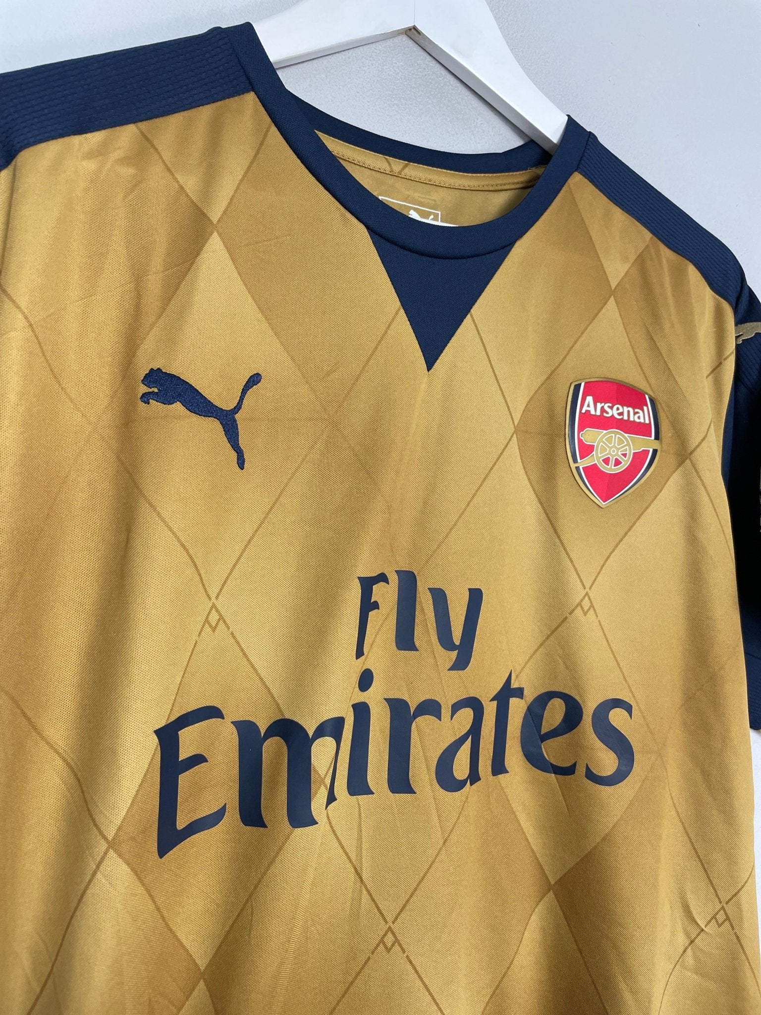 Shop 2015/16 ARSENAL OZIL #11 AWAY SHIRT (XL) PUMA, classic football shirts, vintage football shirts & retro soccer jerseys at Cult Kits