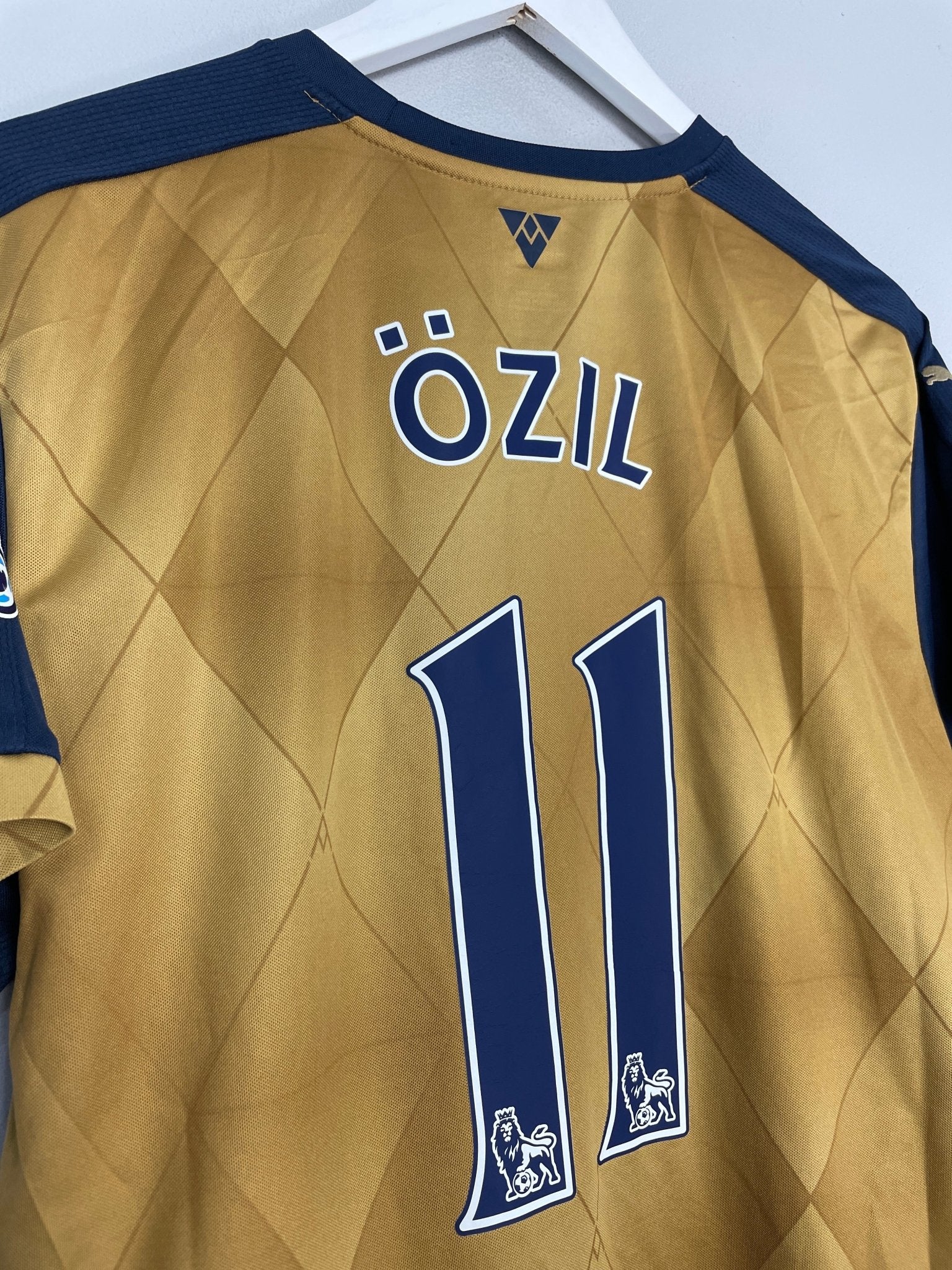 Shop 2015/16 ARSENAL OZIL #11 AWAY SHIRT (XL) PUMA, classic football shirts, vintage football shirts & retro soccer jerseys at Cult Kits