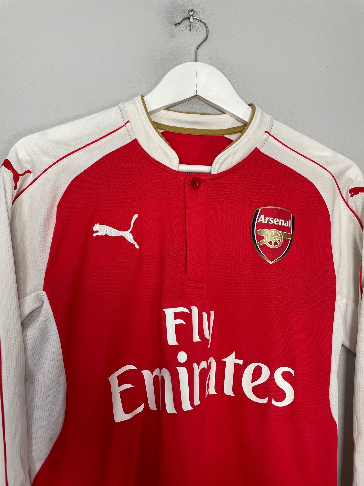 Shop 2015/16 ARSENAL OZIL #11 L/S HOME SHIRT (M) PUMA, classic football shirts, vintage football shirts & retro soccer jerseys at Cult Kits