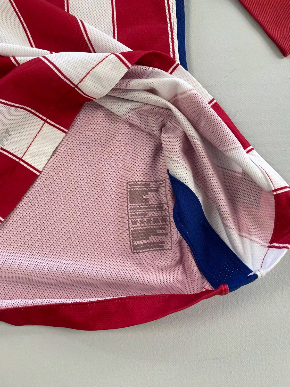 2015 Atletico Madrid Nike football shirt - view 4 - Cult Kits