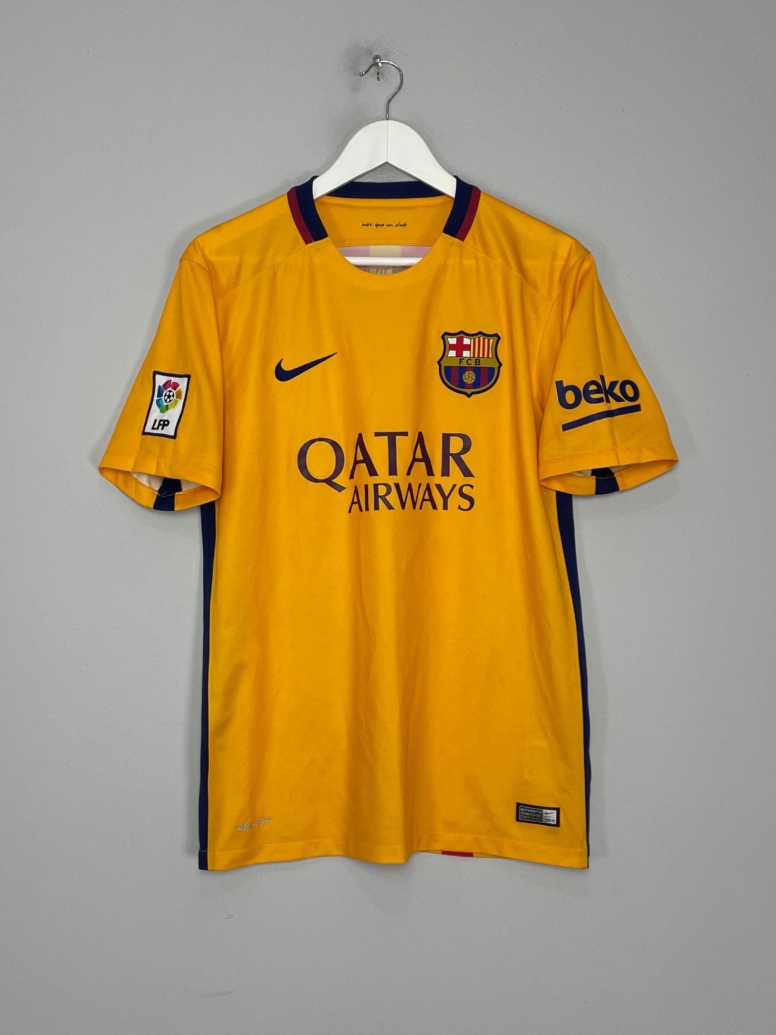 Shop 2015/16 BARCELONA MESSI #10 AWAY SHIRT (M) NIKE, classic football shirts, vintage football shirts & retro soccer jerseys at Cult Kits