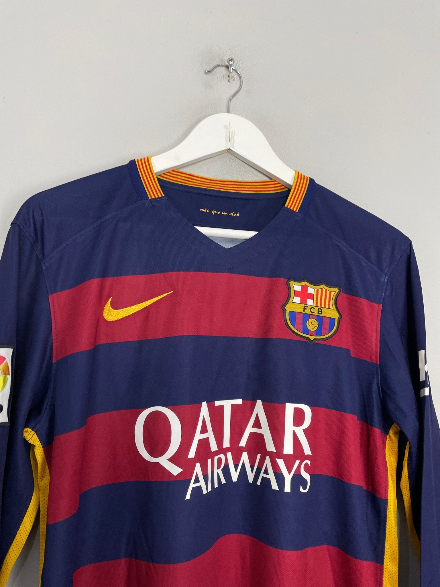 Shop 2015/16 BARCELONA MESSI #10 L/S HOME SHIRT (M) NIKE, classic football shirts, vintage football shirts & retro soccer jerseys at Cult Kits