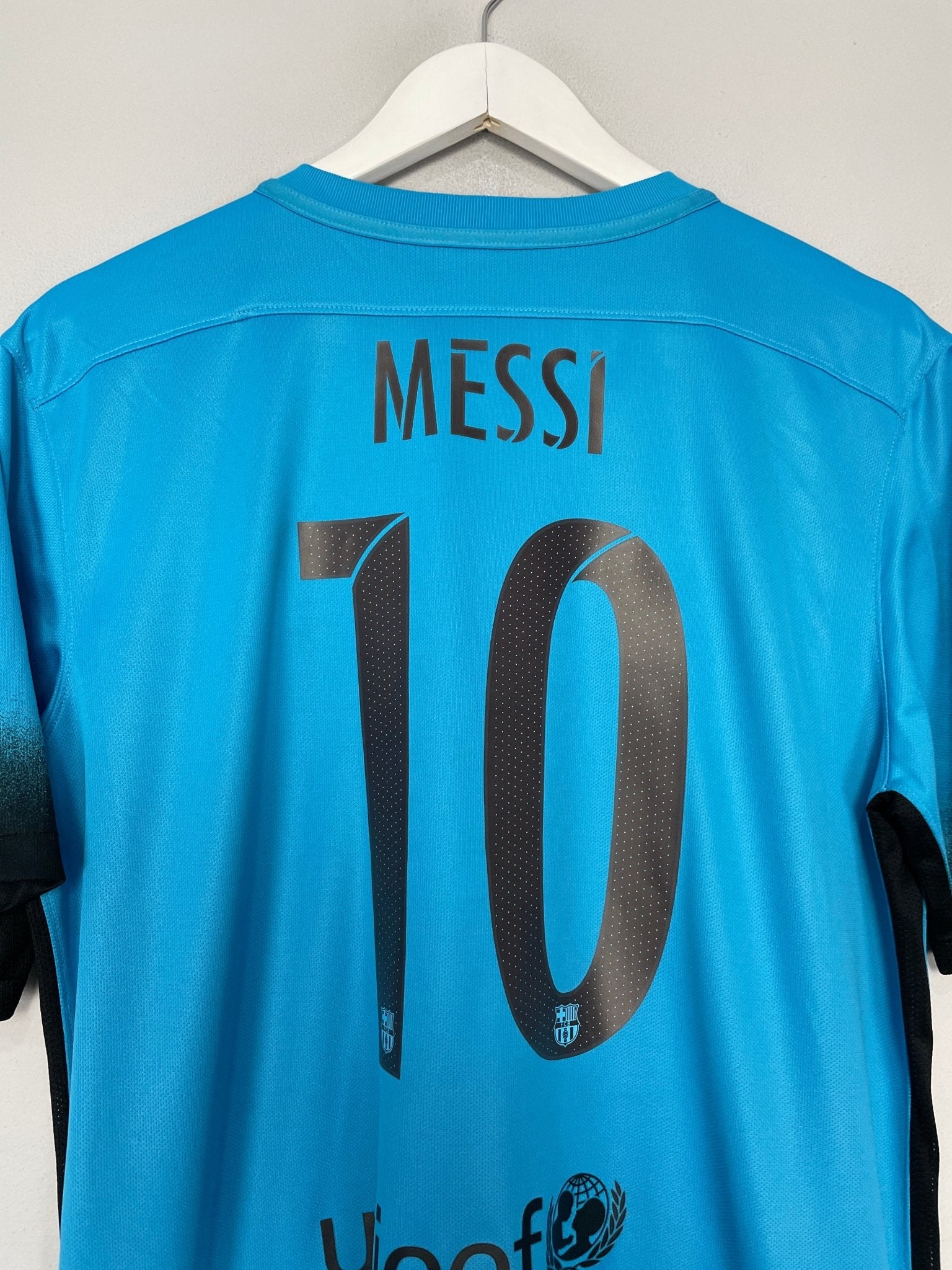 Shop 2015/16 BARCELONA MESSI #10 THIRD SHIRT (L) NIKE, classic football shirts, vintage football shirts & retro soccer jerseys at Cult Kits