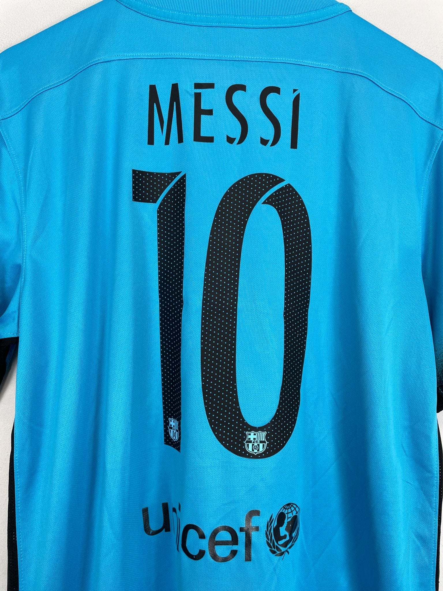 Shop 2015/16 BARCELONA MESSI #10 THIRD SHIRT (L) NIKE, classic football shirts, vintage football shirts & retro soccer jerseys at Cult Kits