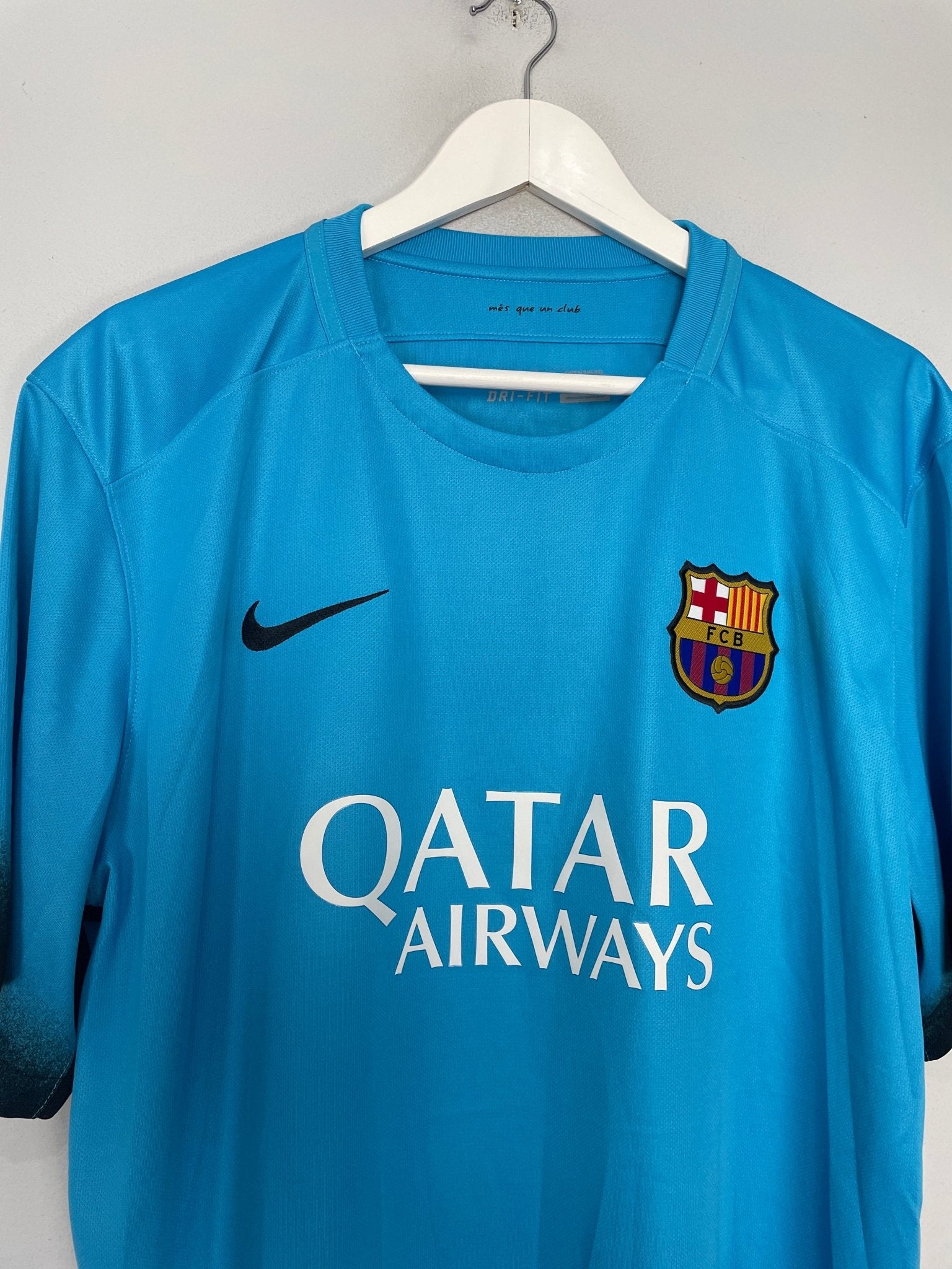 Shop 2015/16 BARCELONA MESSI #10 THIRD SHIRT (XL) NIKE, classic football shirts, vintage football shirts & retro soccer jerseys at Cult Kits