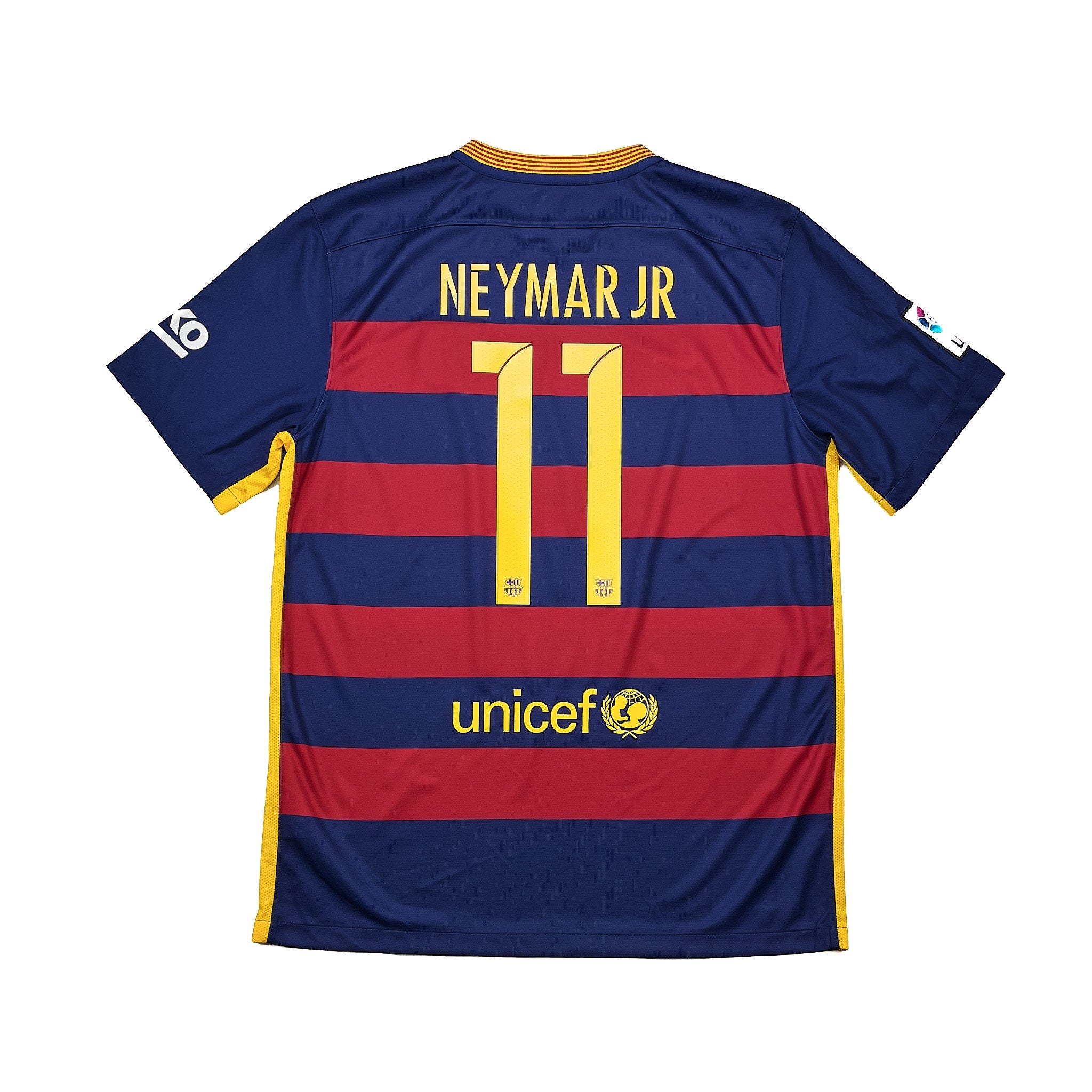 Buy 2015/16 Barcelona Neymar Jr 11 Home Shirt (L) Nike ~ Free worldwide shipping ~ Authentic Vintage Football Shirts from Cult Kits