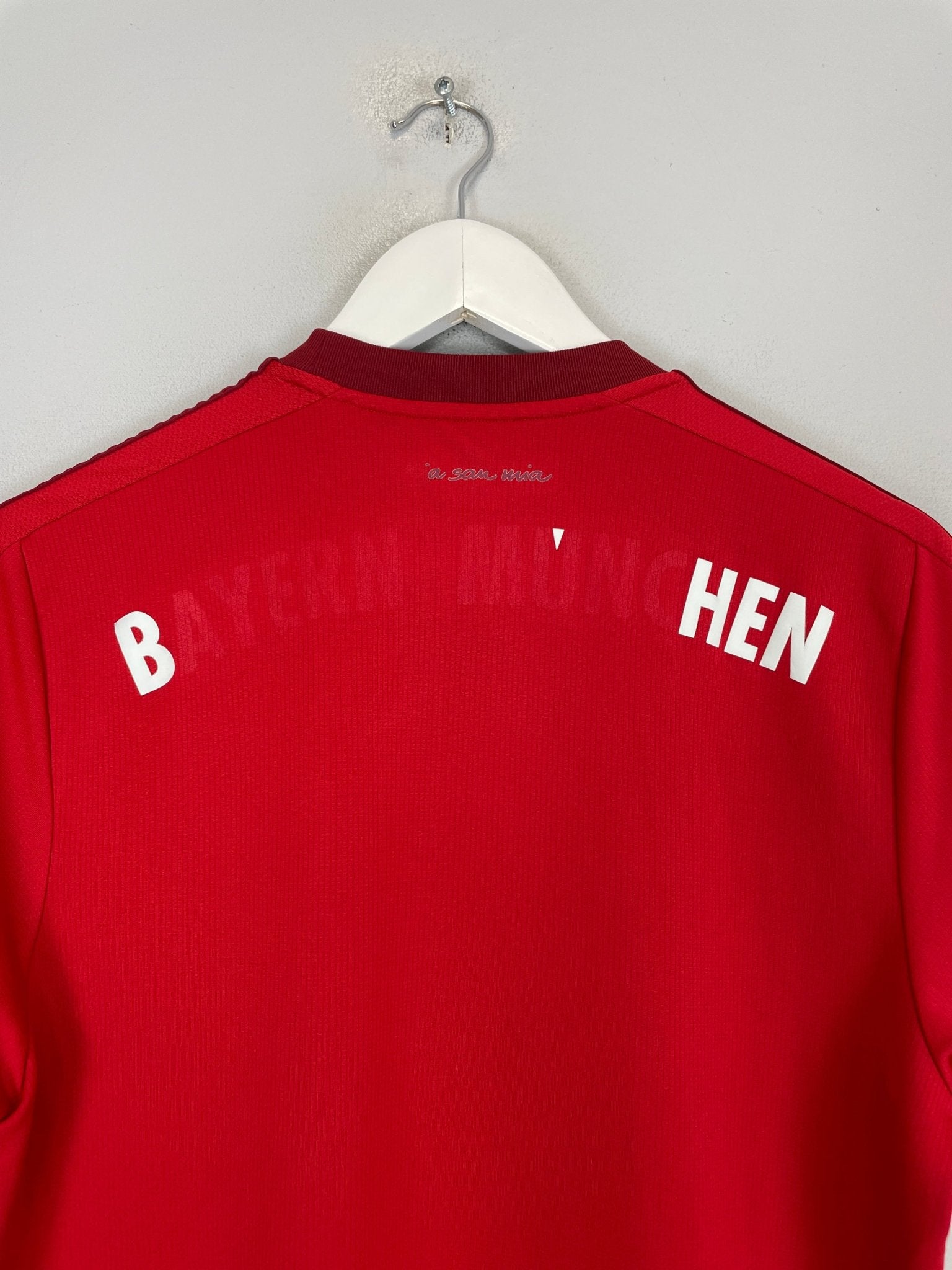 Shop 2015/16 BAYERN MUNICH HOME SHIRT (M) ADIDAS, classic football shirts, vintage football shirts & retro soccer jerseys at Cult Kits