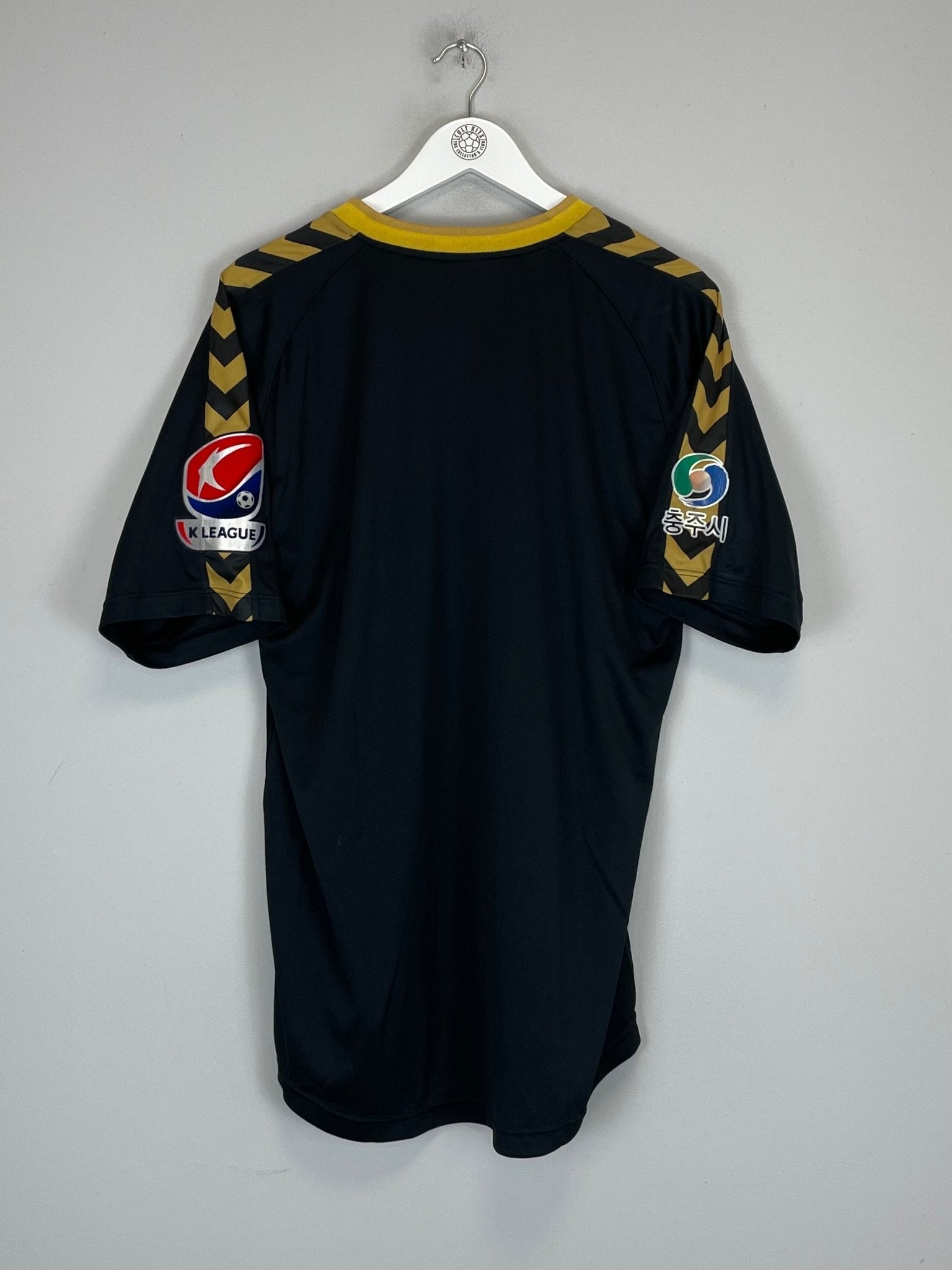 Shop 2015/16 CHUNGJU HOME SHIRT (XL) HUMMEL, classic football shirts, vintage football shirts & retro soccer jerseys at Cult Kits