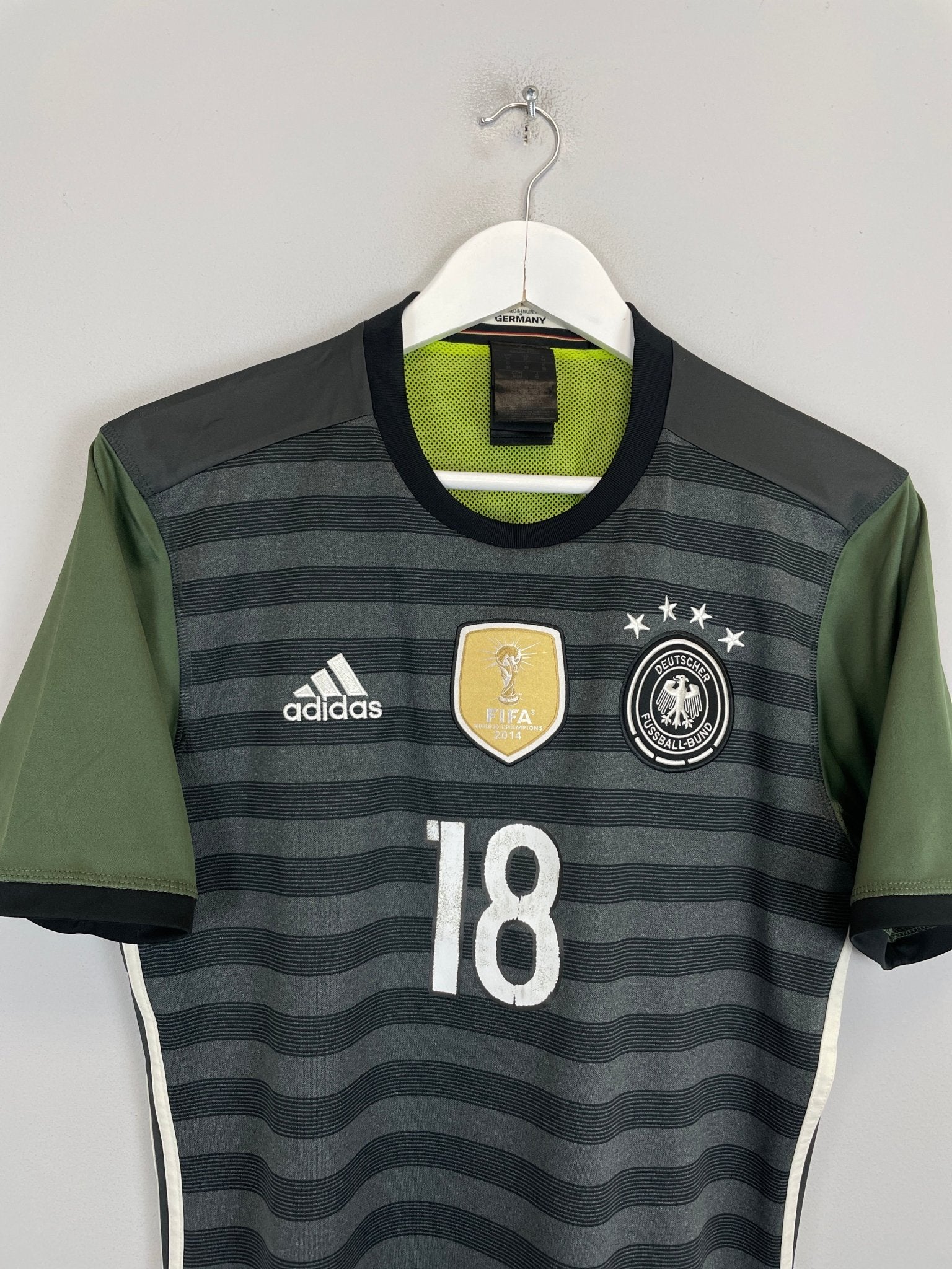 Shop 2015/16 GERMANY KROOS #18 AWAY SHIRT (M) ADIDAS, classic football shirts, vintage football shirts & retro soccer jerseys at Cult Kits
