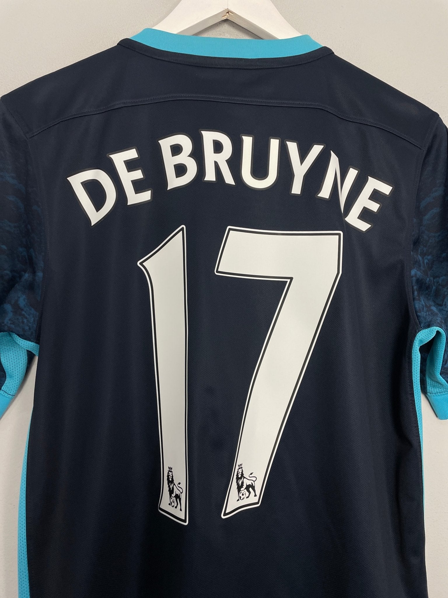 Shop 2015/16 MANCHESTER CITY DE BRUYNE #17 AWAY SHIRT (S) NIKE, classic football shirts, vintage football shirts & retro soccer jerseys at Cult Kits