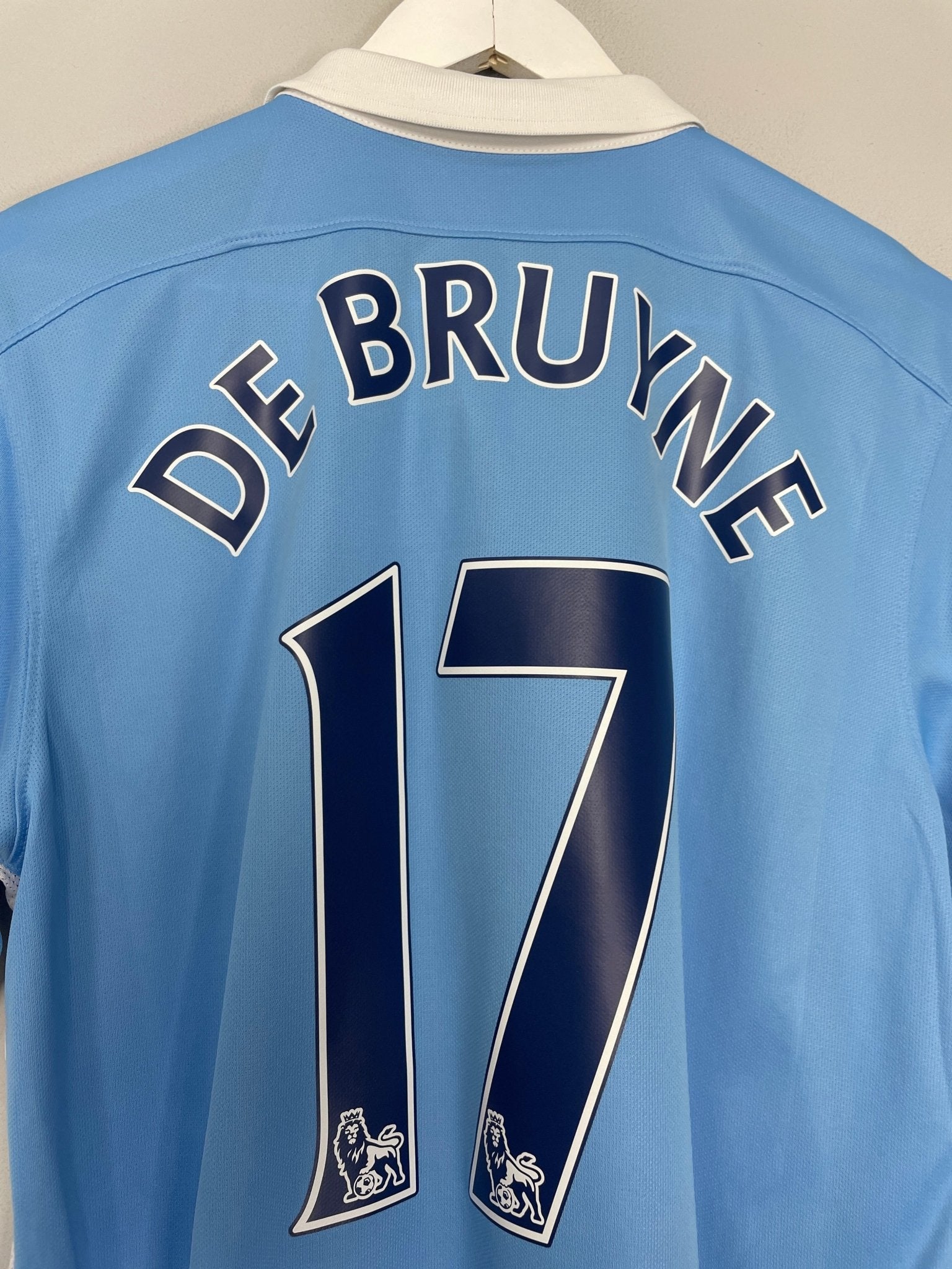Shop 2015/16 MANCHESTER CITY DE BRUYNE #17 HOME SHIRT (L) NIKE, classic football shirts, vintage football shirts & retro soccer jerseys at Cult Kits