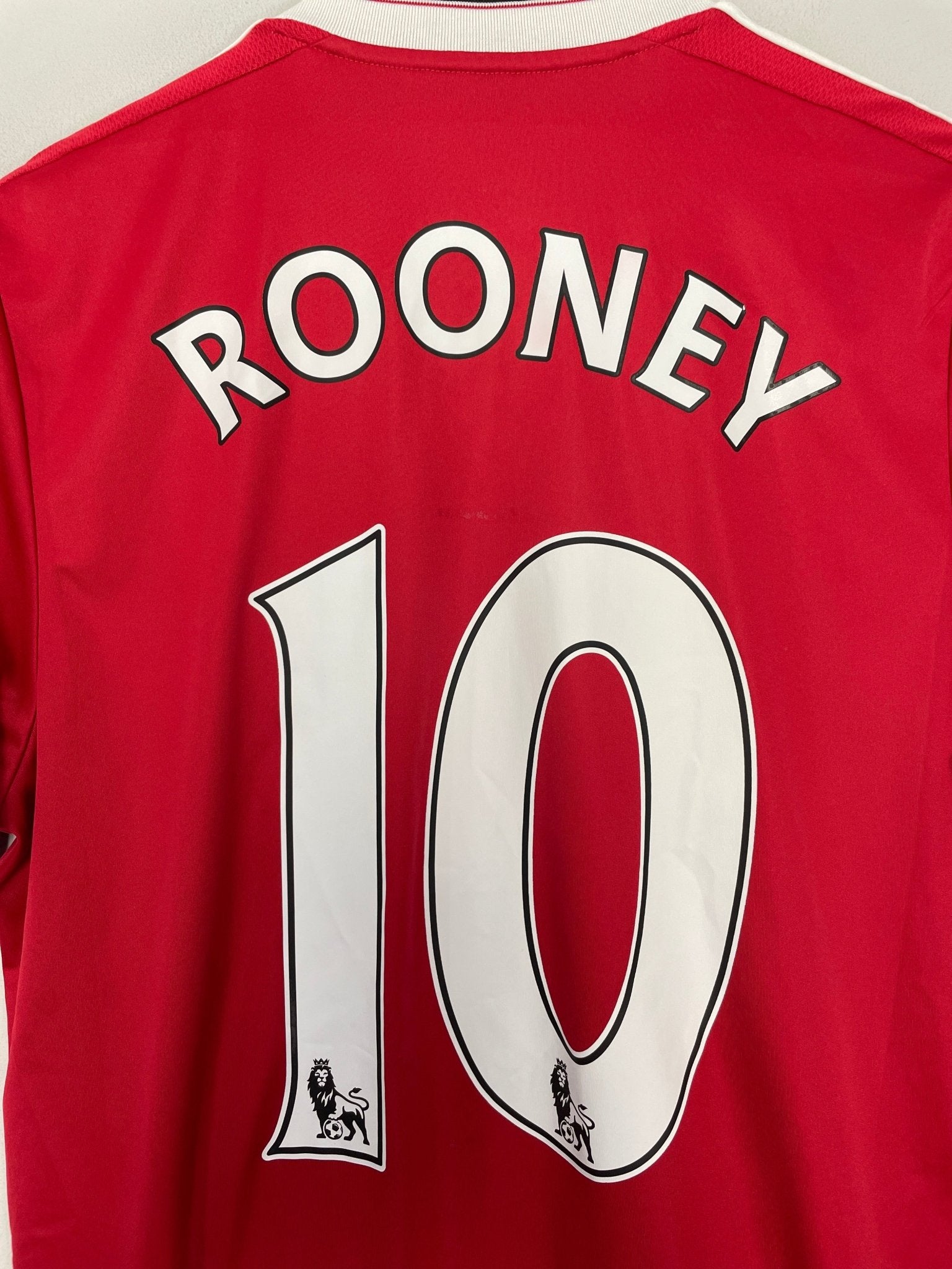Shop 2015/16 MANCHESTER UNITED ROONEY #10 HOME SHIRT (M) ADIDAS, classic football shirts, vintage football shirts & retro soccer jerseys at Cult Kits