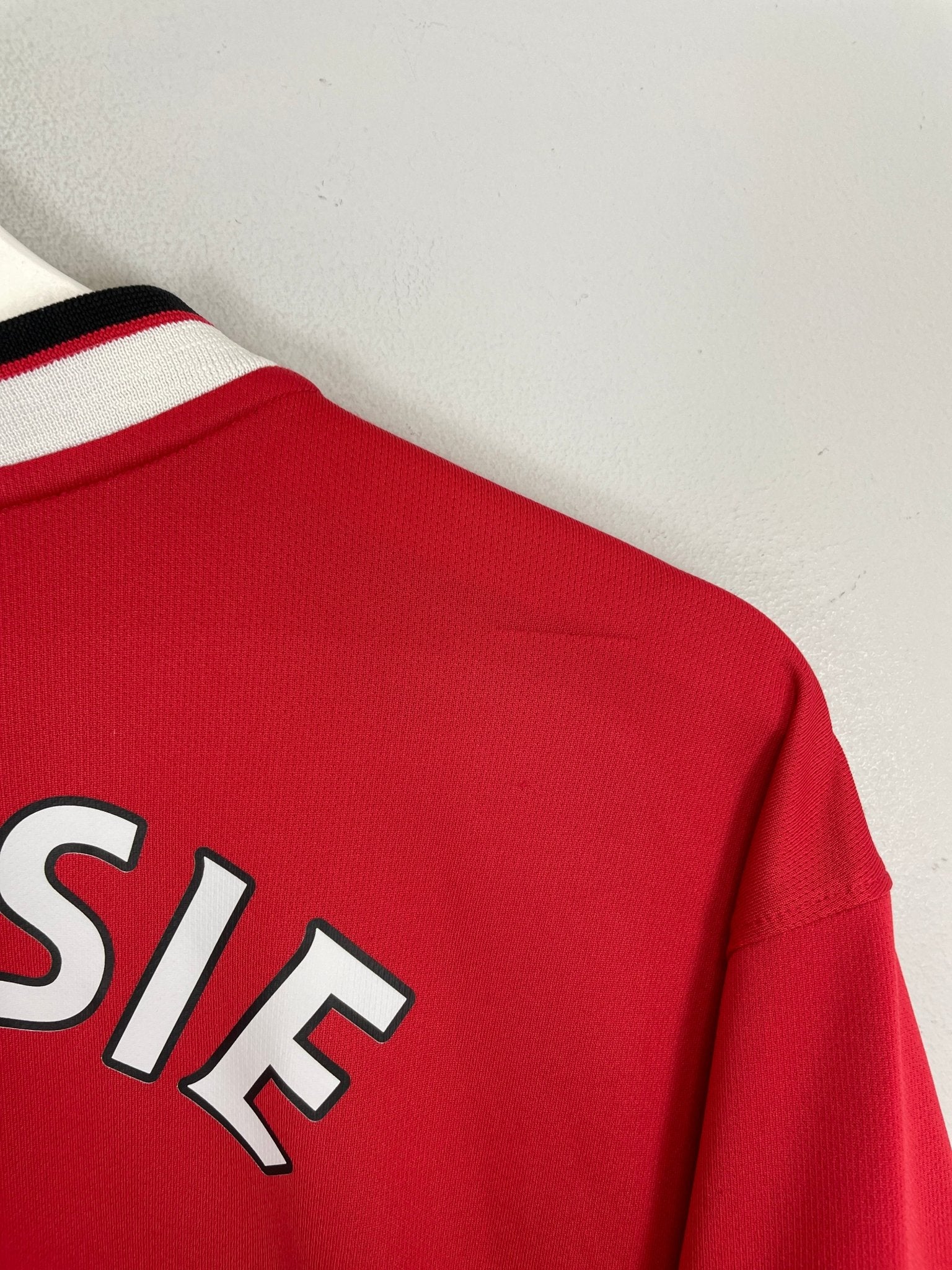 Shop 2015/16 MANCHESTER UNITED V.PERSIE #20 HOME SHIRT (XL) NIKE, classic football shirts, vintage football shirts & retro soccer jerseys at Cult Kits