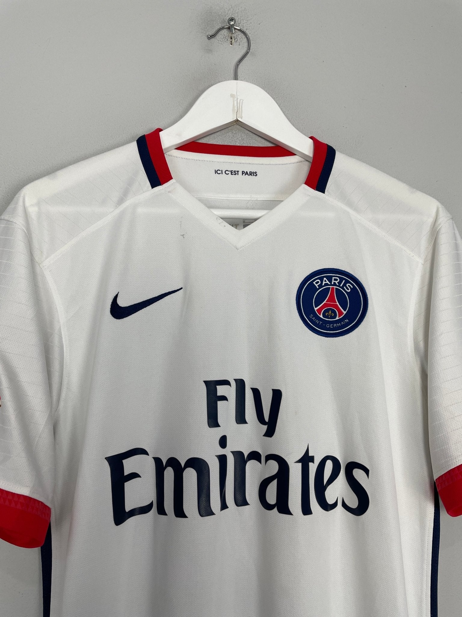 Shop 2015/16 PSG DI MARIA #11 AWAY SHIRT (M) NIKE, classic football shirts, vintage football shirts & retro soccer jerseys at Cult Kits