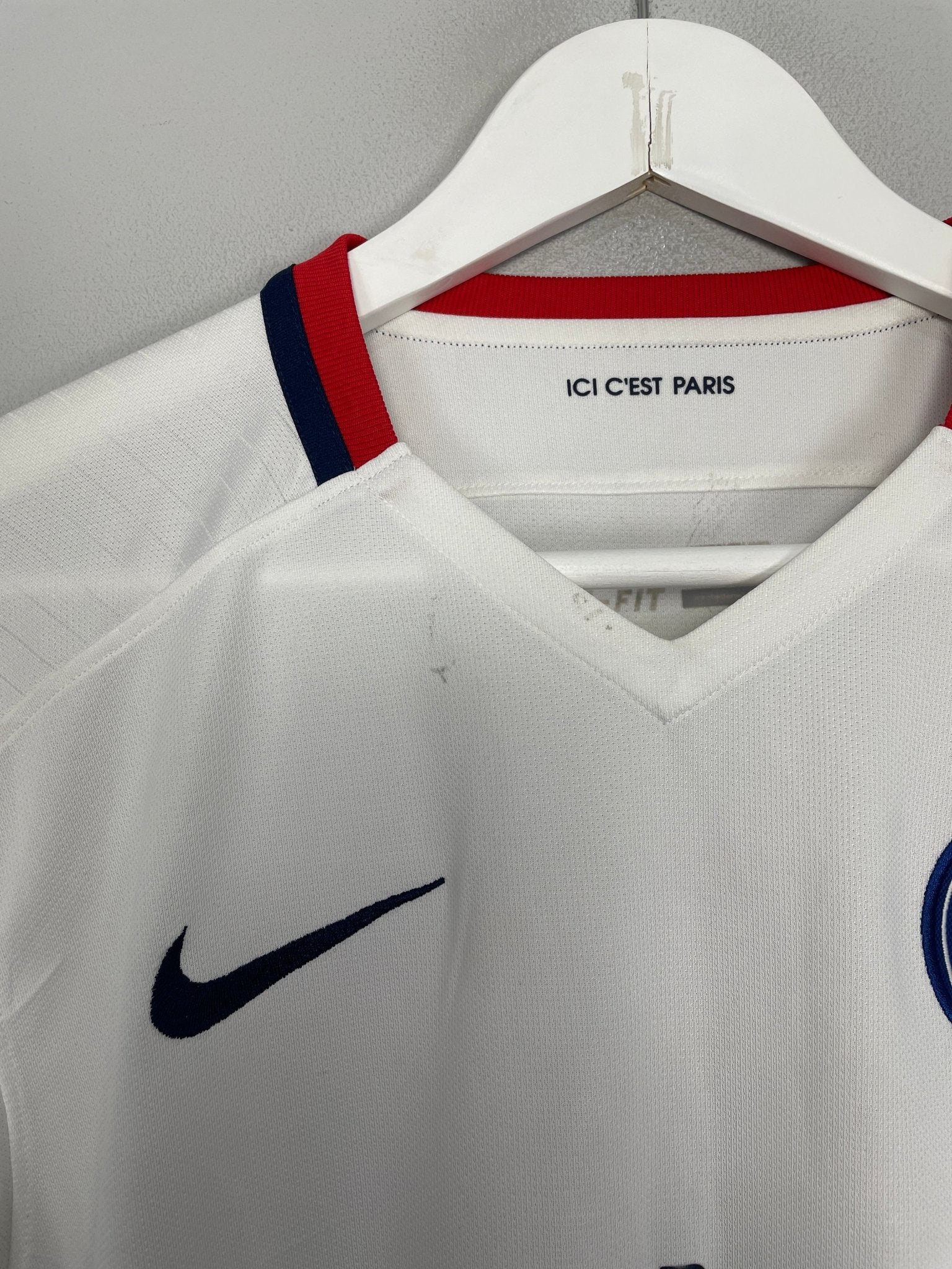 Shop 2015/16 PSG DI MARIA #11 AWAY SHIRT (M) NIKE, classic football shirts, vintage football shirts & retro soccer jerseys at Cult Kits