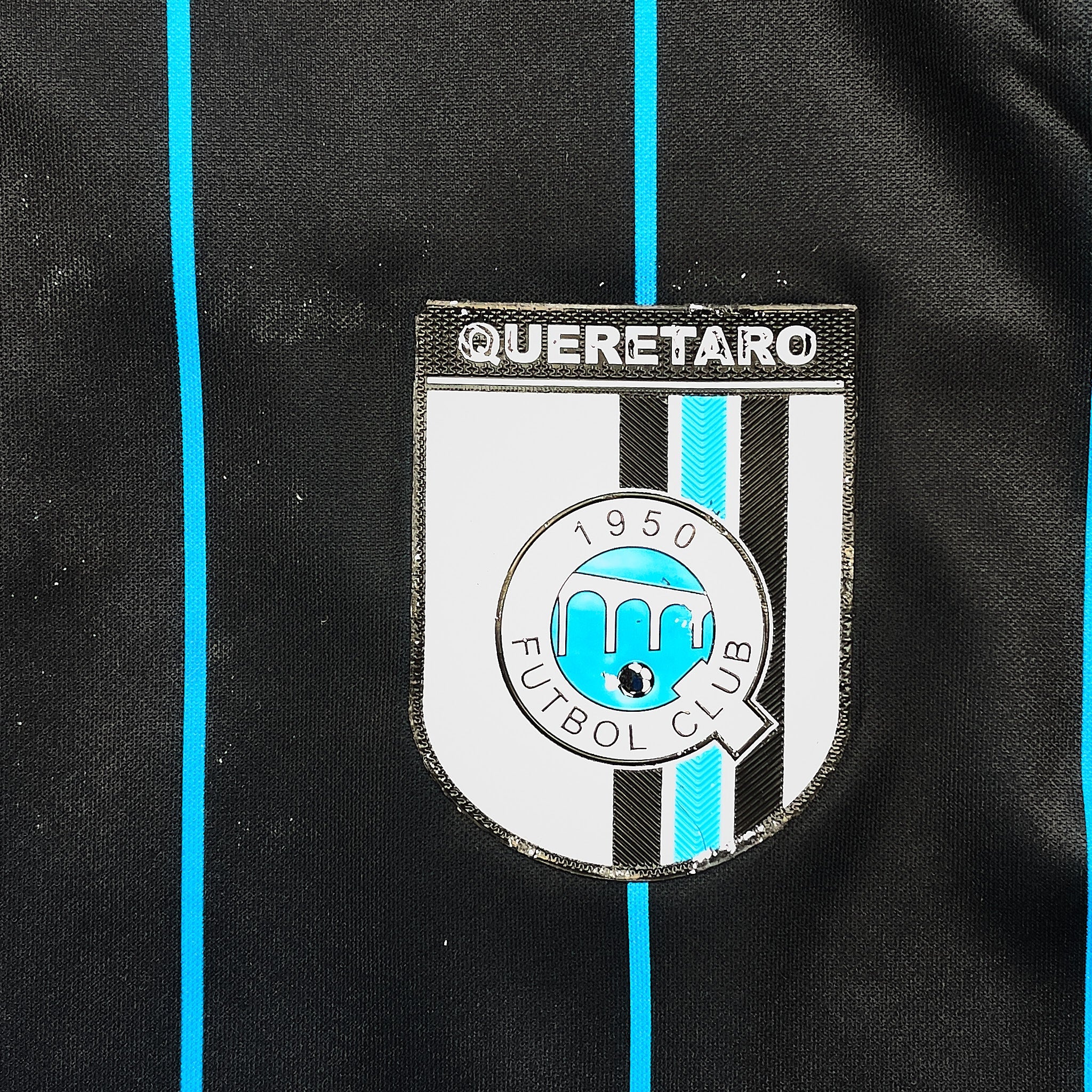 Buy 2015/16 Queretaro *BNWT with Defects* Home Shirt (L) Puma ~ Free worldwide shipping available ~ Authentic Vintage Football Shirts from Cult Kits