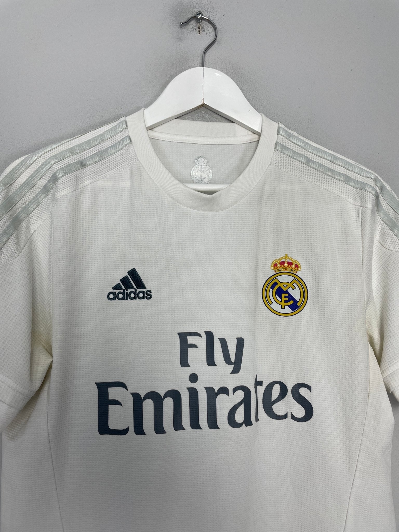 Shop 2015/16 REAL MADRID HOME SHIRT (M) ADIDAS, classic football shirts, vintage football shirts & retro soccer jerseys at Cult Kits