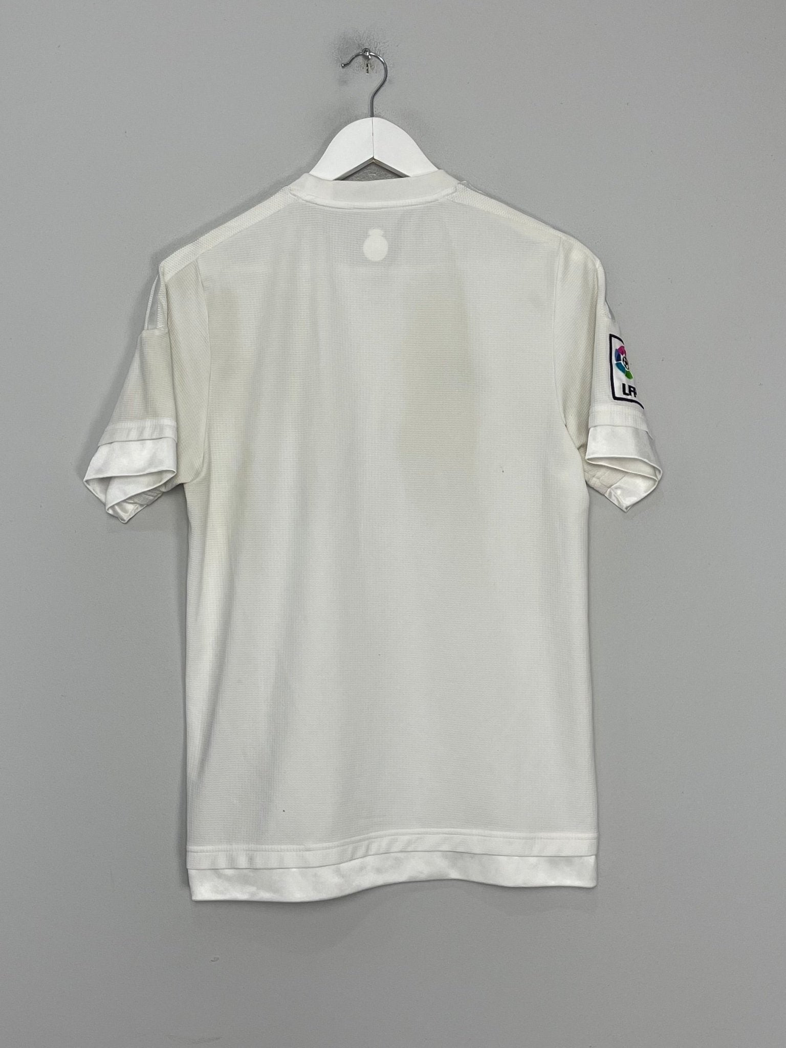 Shop 2015/16 REAL MADRID HOME SHIRT (M) ADIDAS, classic football shirts, vintage football shirts & retro soccer jerseys at Cult Kits
