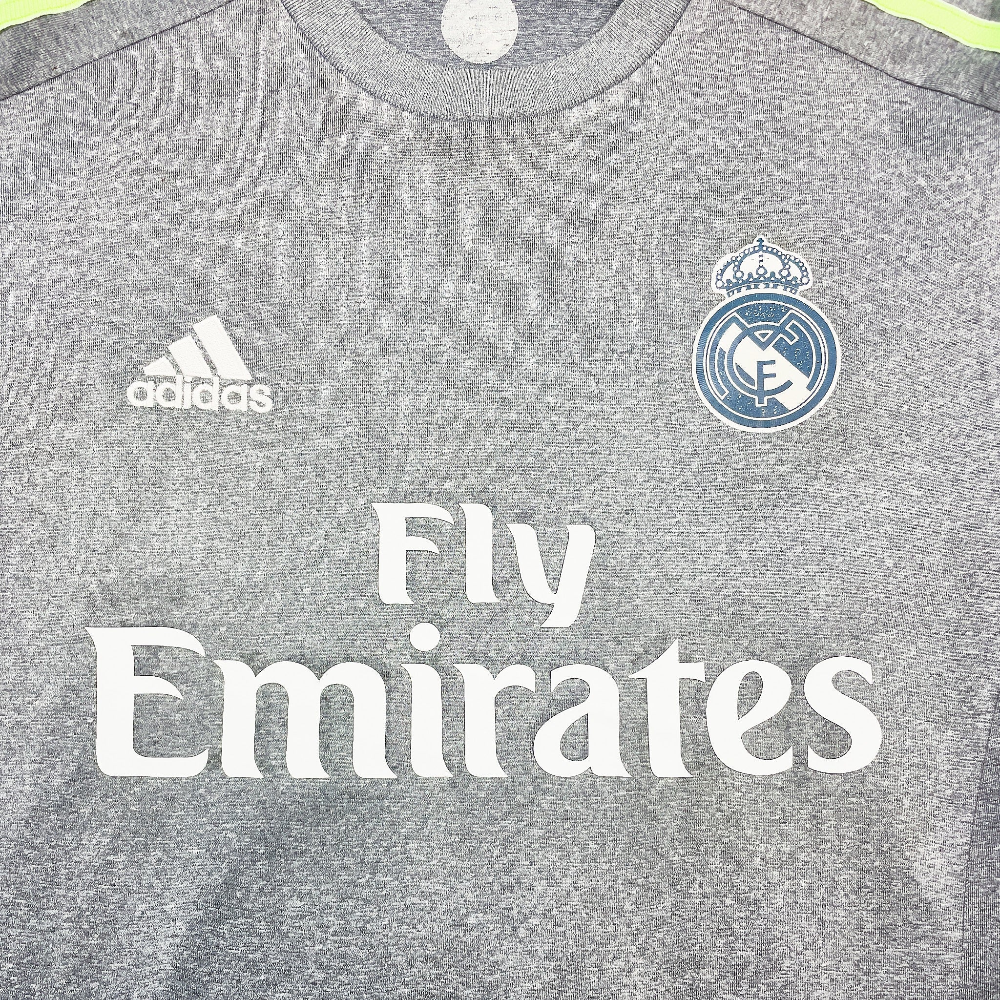 Buy 2015/16 Real Madrid Ronaldo 7 Away Shirt (S) Adidas ~ Free worldwide shipping ~ Authentic Vintage Football Shirts from Cult Kits