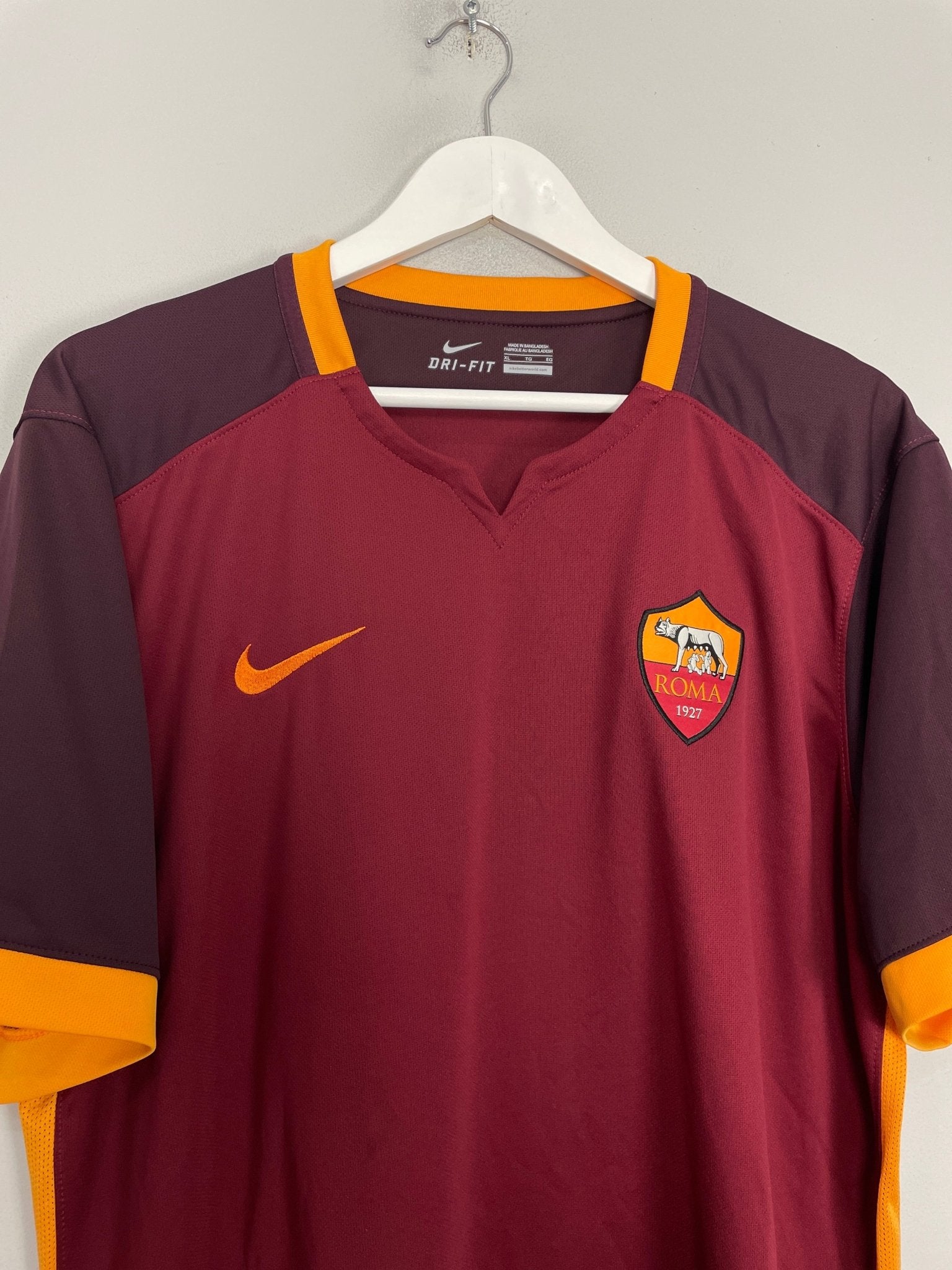 Shop 2015/16 ROMA TOTTI #10 HOME SHIRT (XL) NIKE, classic football shirts, vintage football shirts & retro soccer jerseys at Cult Kits