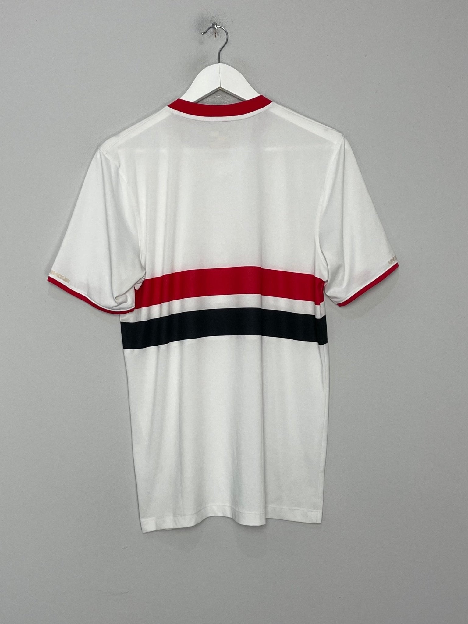 Shop 2015/16 SAO PAULO HOME SHIRT (M) UNDER ARMOUR, classic football shirts, vintage football shirts & retro soccer jerseys at Cult Kits