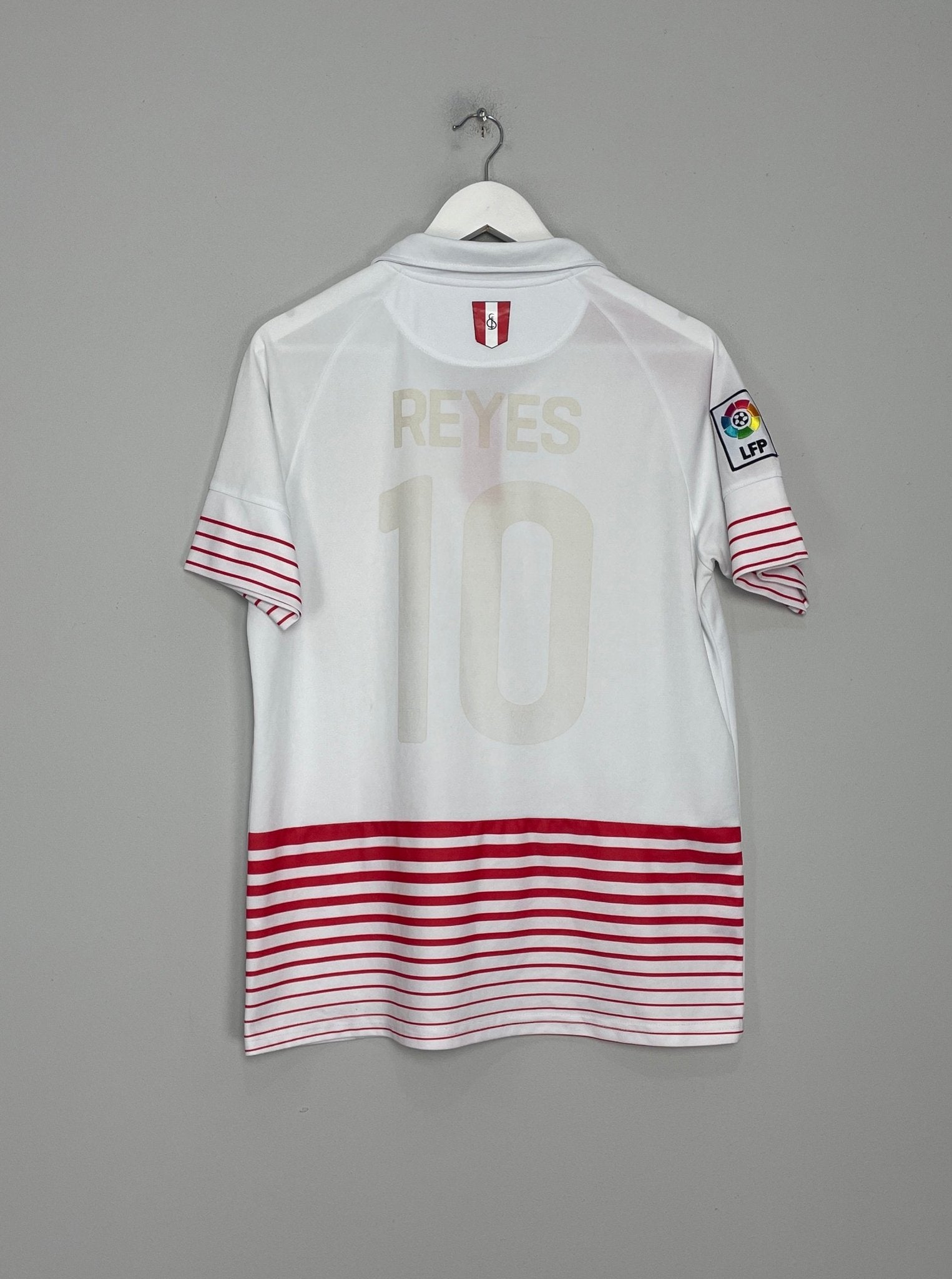 Shop 2015/16 SEVILLA HOME SHIRT (M) NEW BALANCE, classic football shirts, vintage football shirts & retro soccer jerseys at Cult Kits