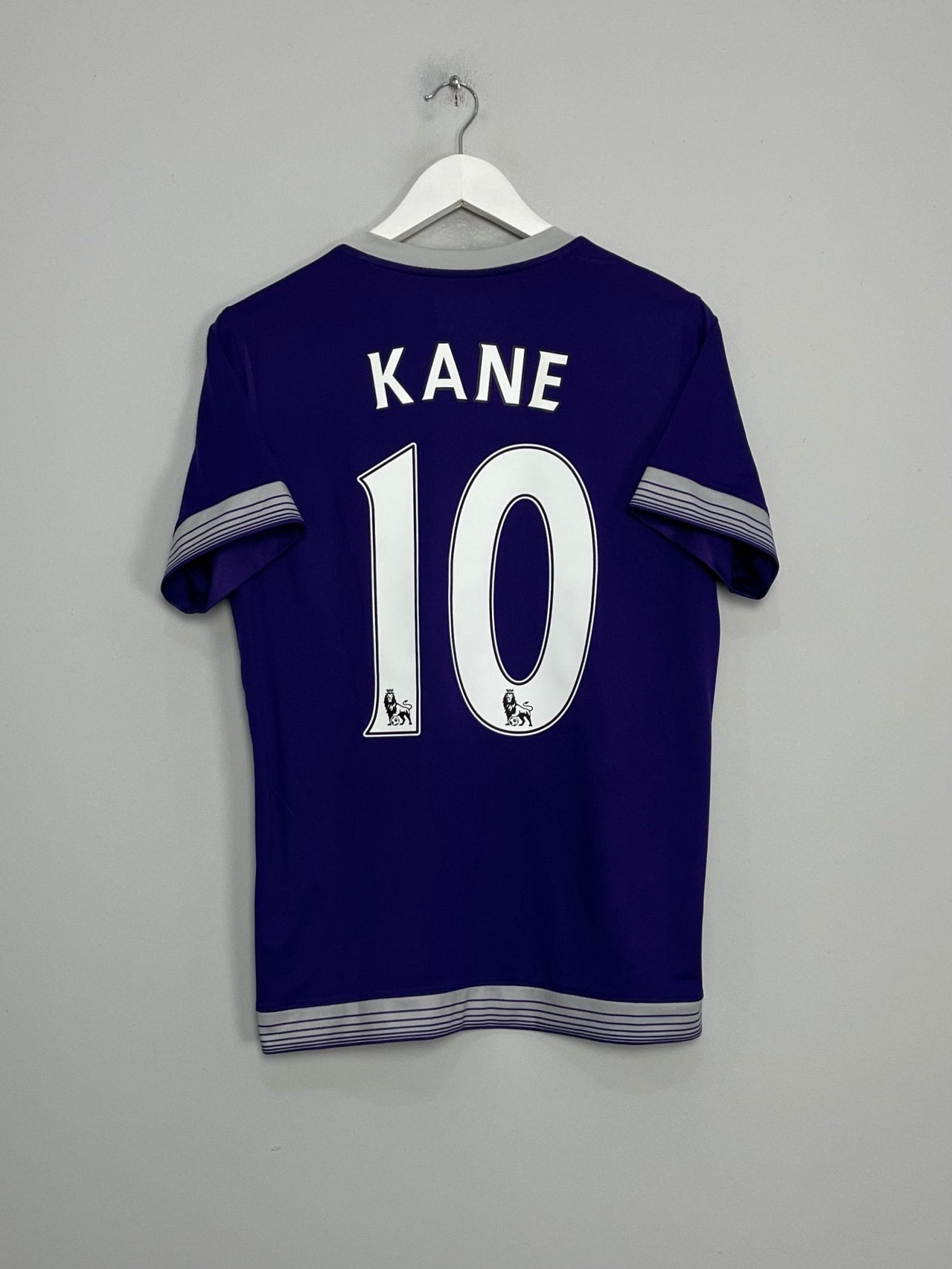 Shop 2015/16 TOTTENHAM KANE #10 THIRD SHIRT (L) UNDER ARMOUR, classic football shirts, vintage football shirts & retro soccer jerseys at Cult Kits