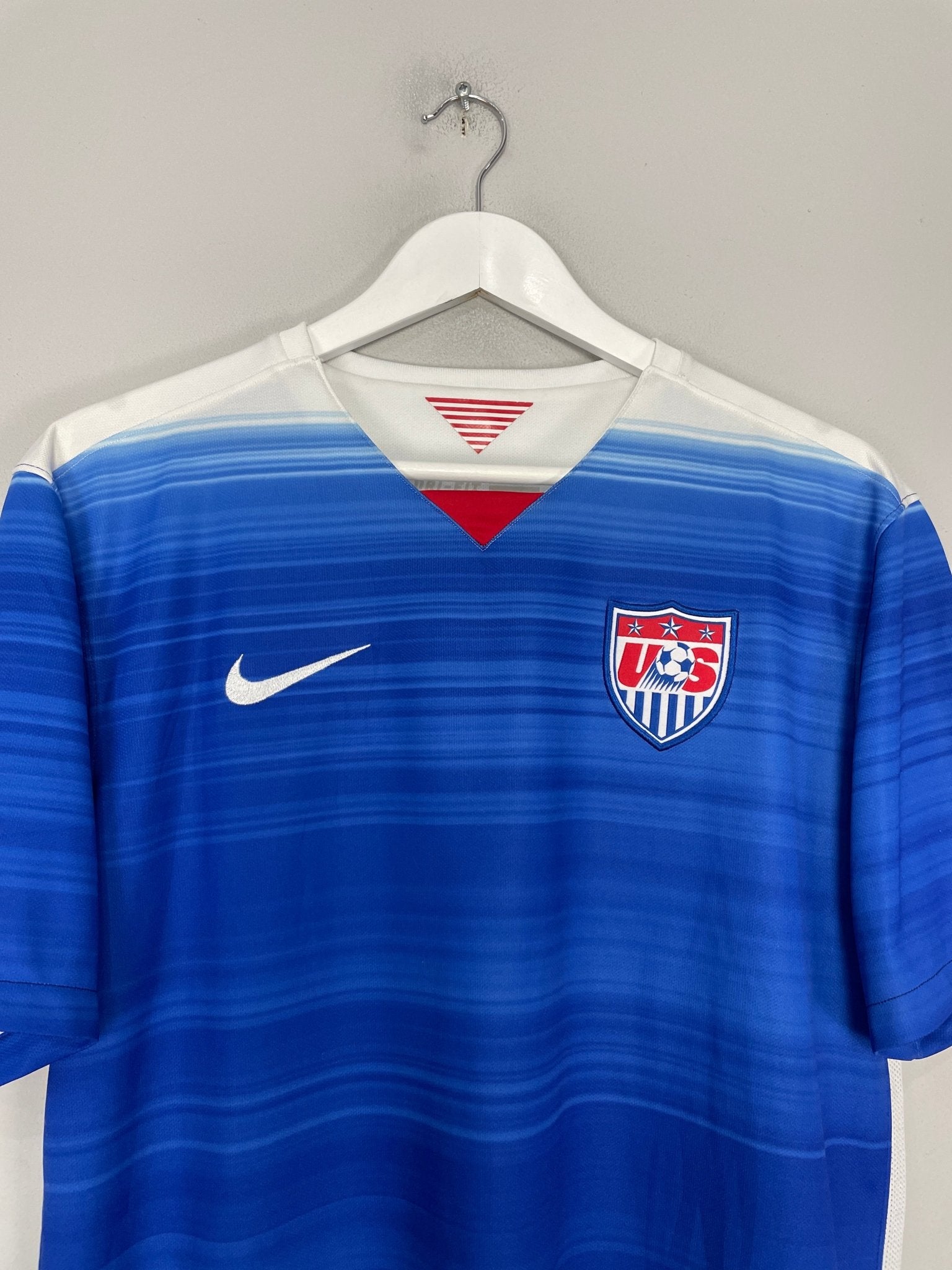 Shop 2015/16 USA AWAY SHIRT (L) NIKE, classic football shirts, vintage football shirts & retro soccer jerseys at Cult Kits