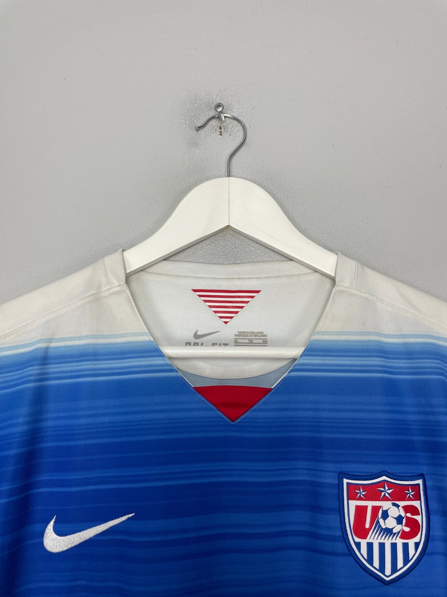 Shop 2015/16 USA AWAY SHIRT (XL) NIKE, classic football shirts, vintage football shirts & retro soccer jerseys at Cult Kits