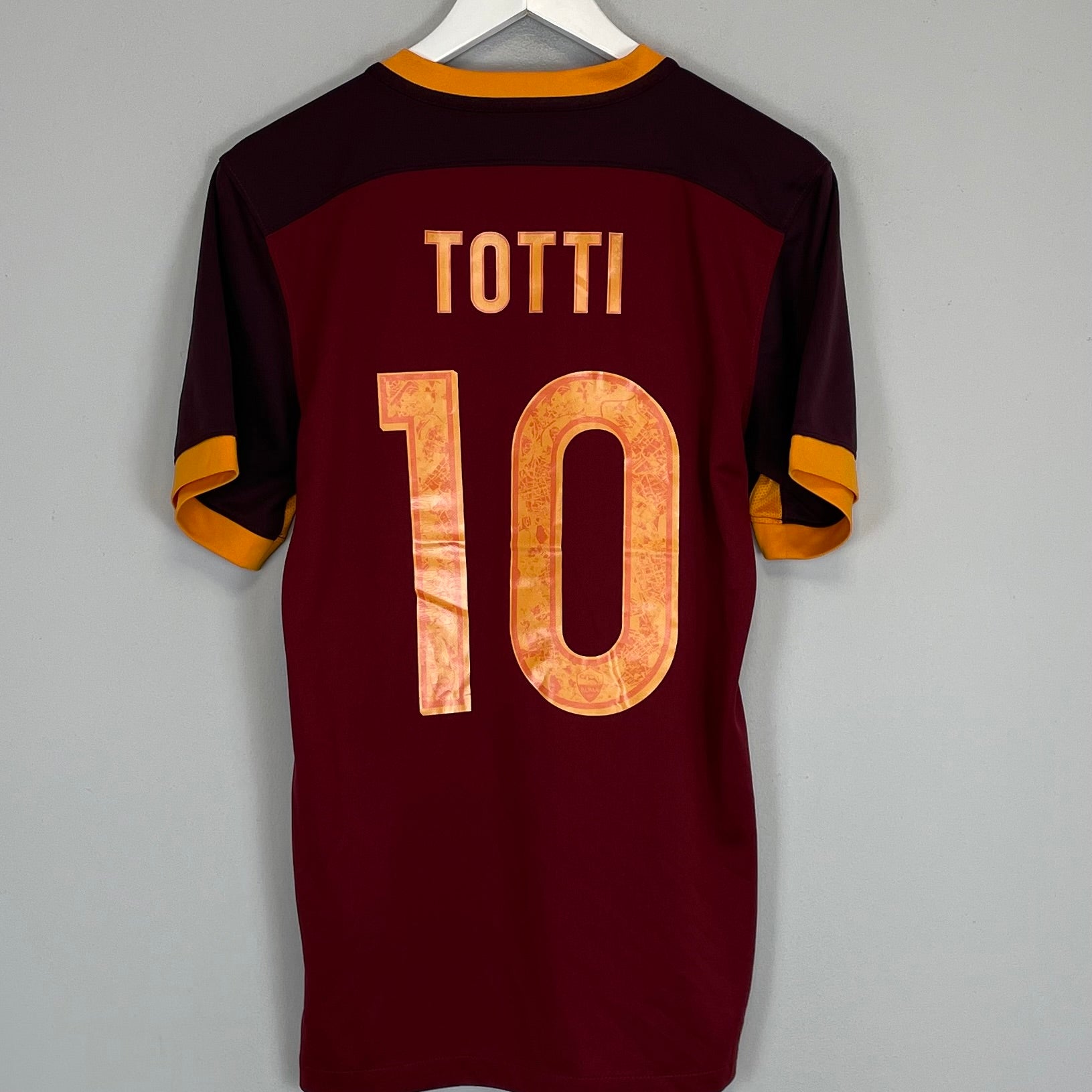 Shop 2015/16 ROMA TOTTI #10 HOME SHIRT (S) NIKE, classic football shirts, vintage football shirts & retro soccer jerseys at Cult Kits