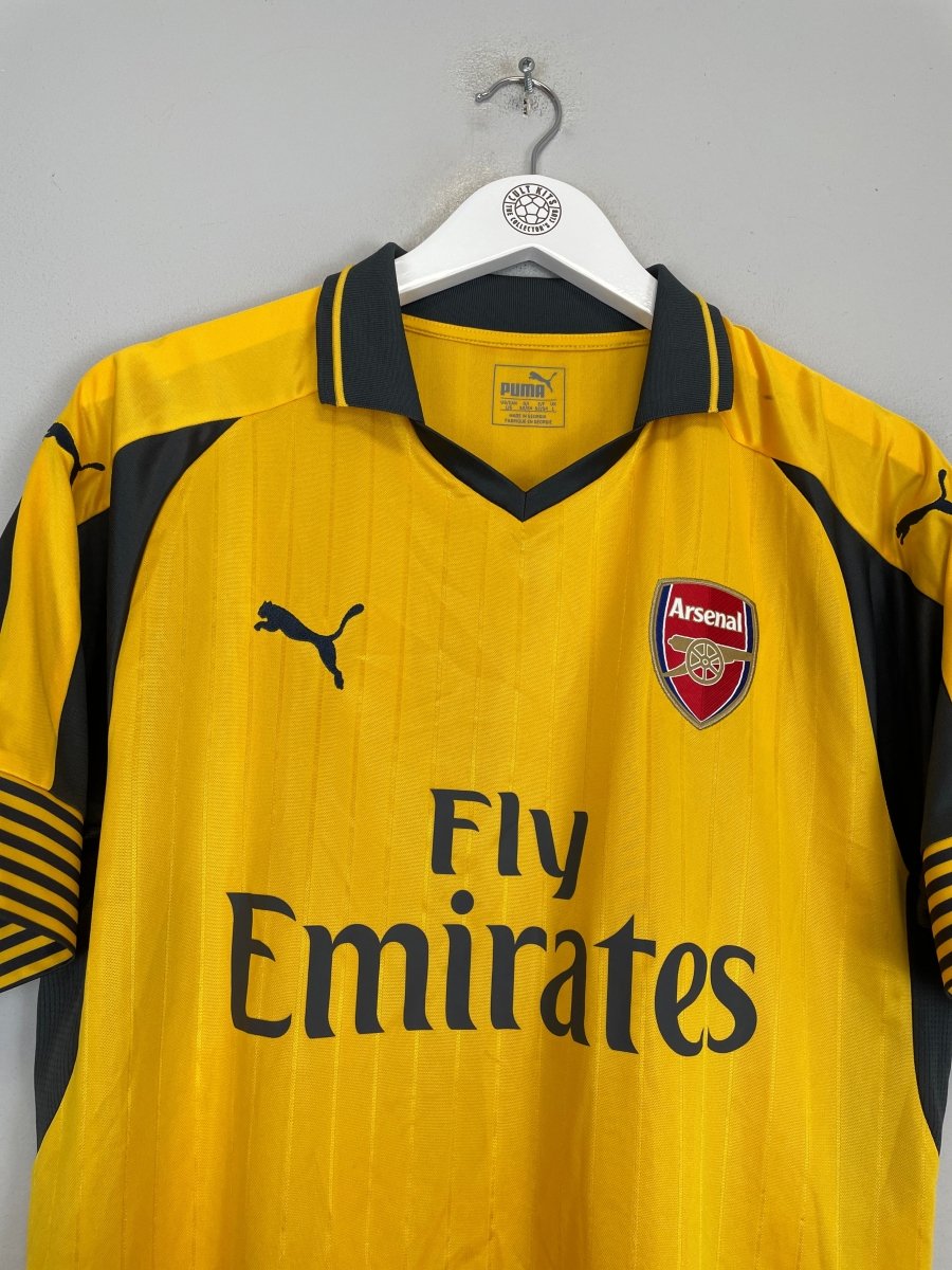 2016/17 ARSENAL OZIL 11 AWAY SHIRT (L) PUMA - Cult Kits - Large - Buy Vintage Football Shirts, Authentic Retro Football Shirts For Sale, Classic Football Shirts & Soccer Jersey