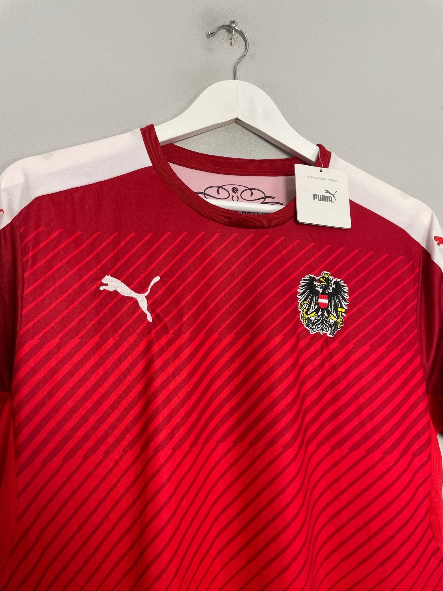 Shop 2016/17 AUSTRIA *BNWT* HOME SHIRT (M) PUMA, classic football shirts, vintage football shirts & retro soccer jerseys at Cult Kits