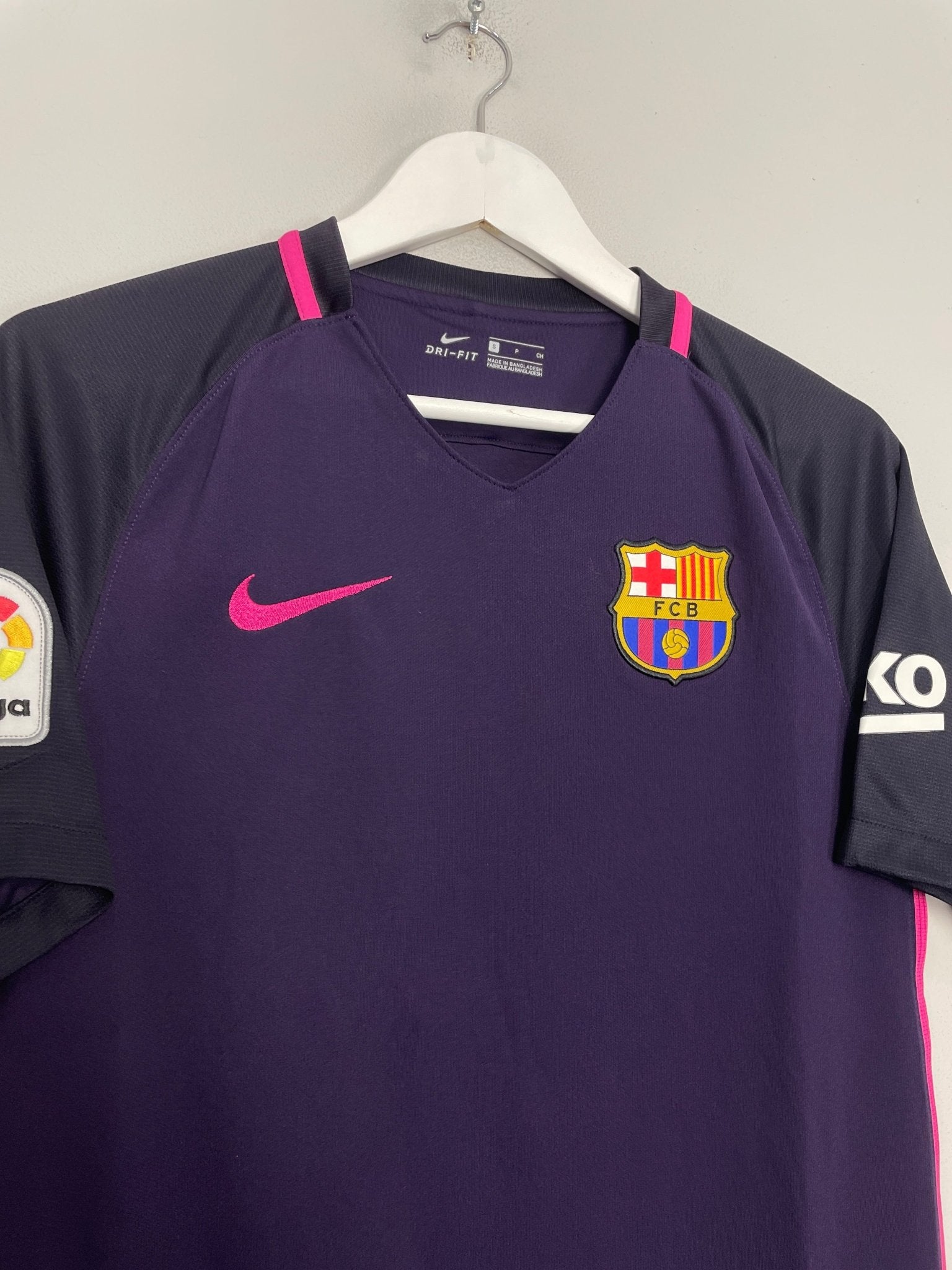 Shop 2016/17 BARCELONA MESSI #10 AWAY SHIRT (S) NIKE, classic football shirts, vintage football shirts & retro soccer jerseys at Cult Kits