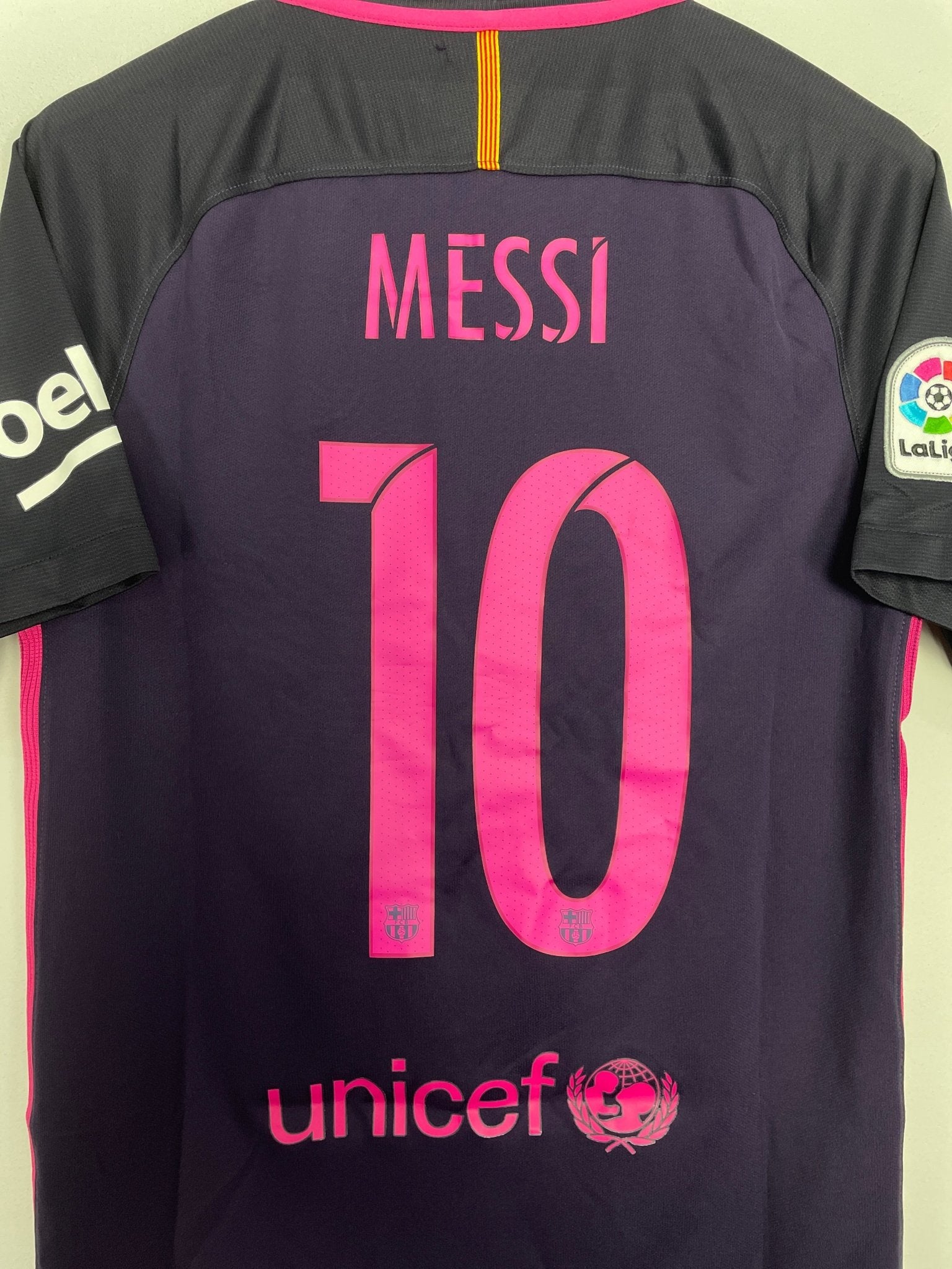Shop 2016/17 BARCELONA MESSI #10 AWAY SHIRT (S) NIKE, classic football shirts, vintage football shirts & retro soccer jerseys at Cult Kits