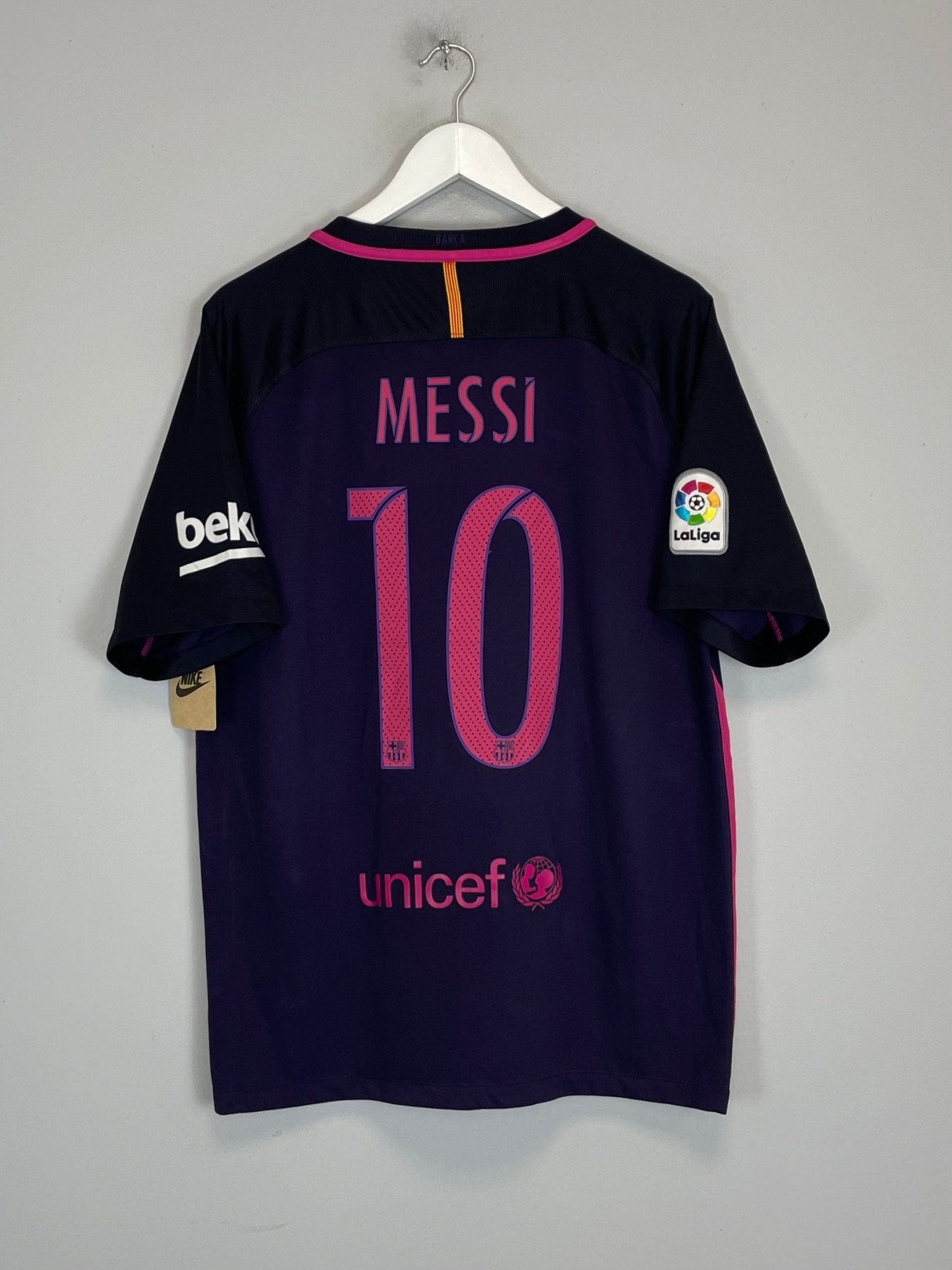 Shop 2016/17 BARCELONA MESSI #10 *BNWT* AWAY SHIRT (L) NIKE, classic football shirts, vintage football shirts & retro soccer jerseys at Cult Kits