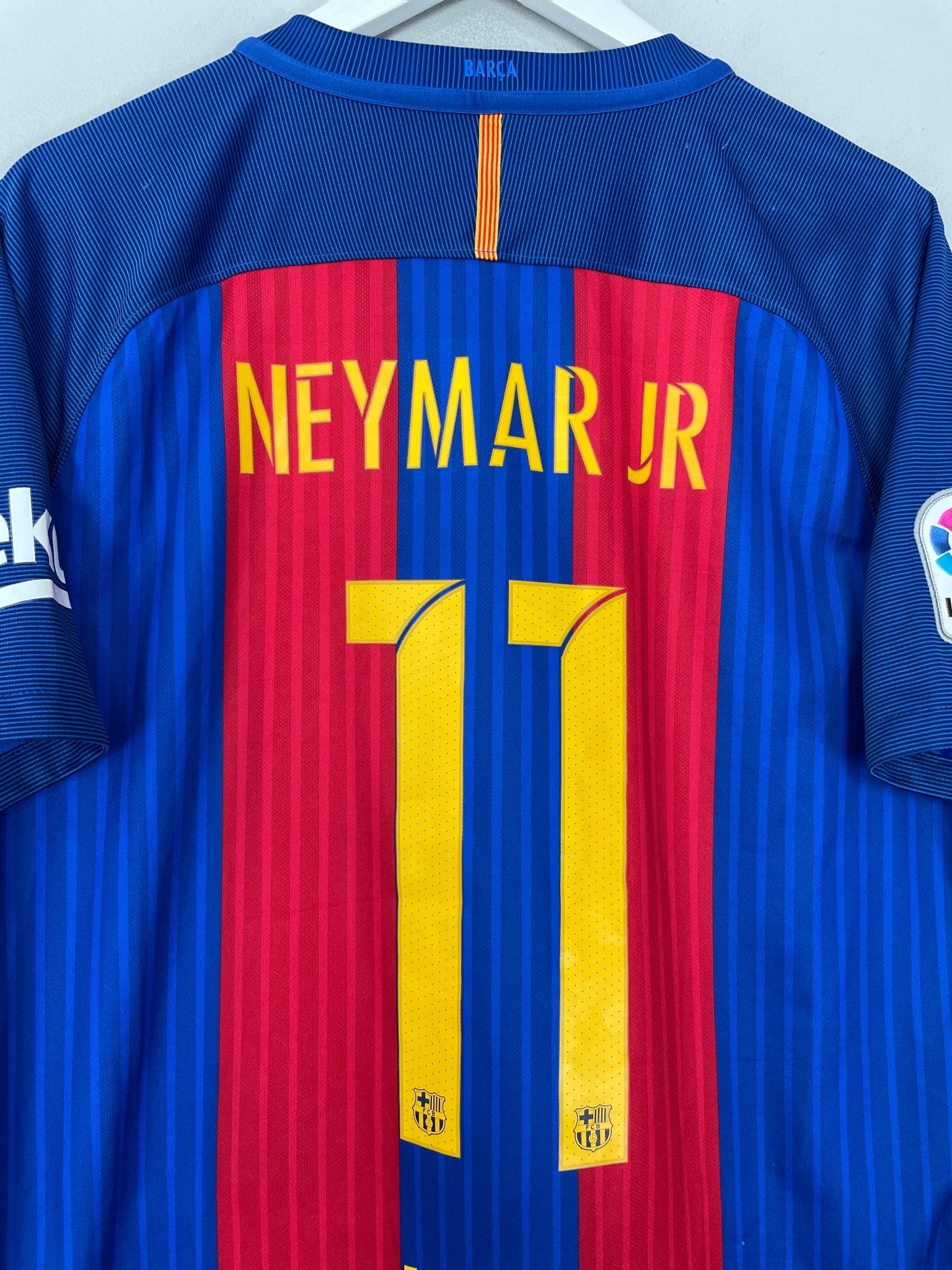 2016/17 BARCELONA NEYMAR JR #11 HOME SHIRT (L) NIKE – Cult Kits