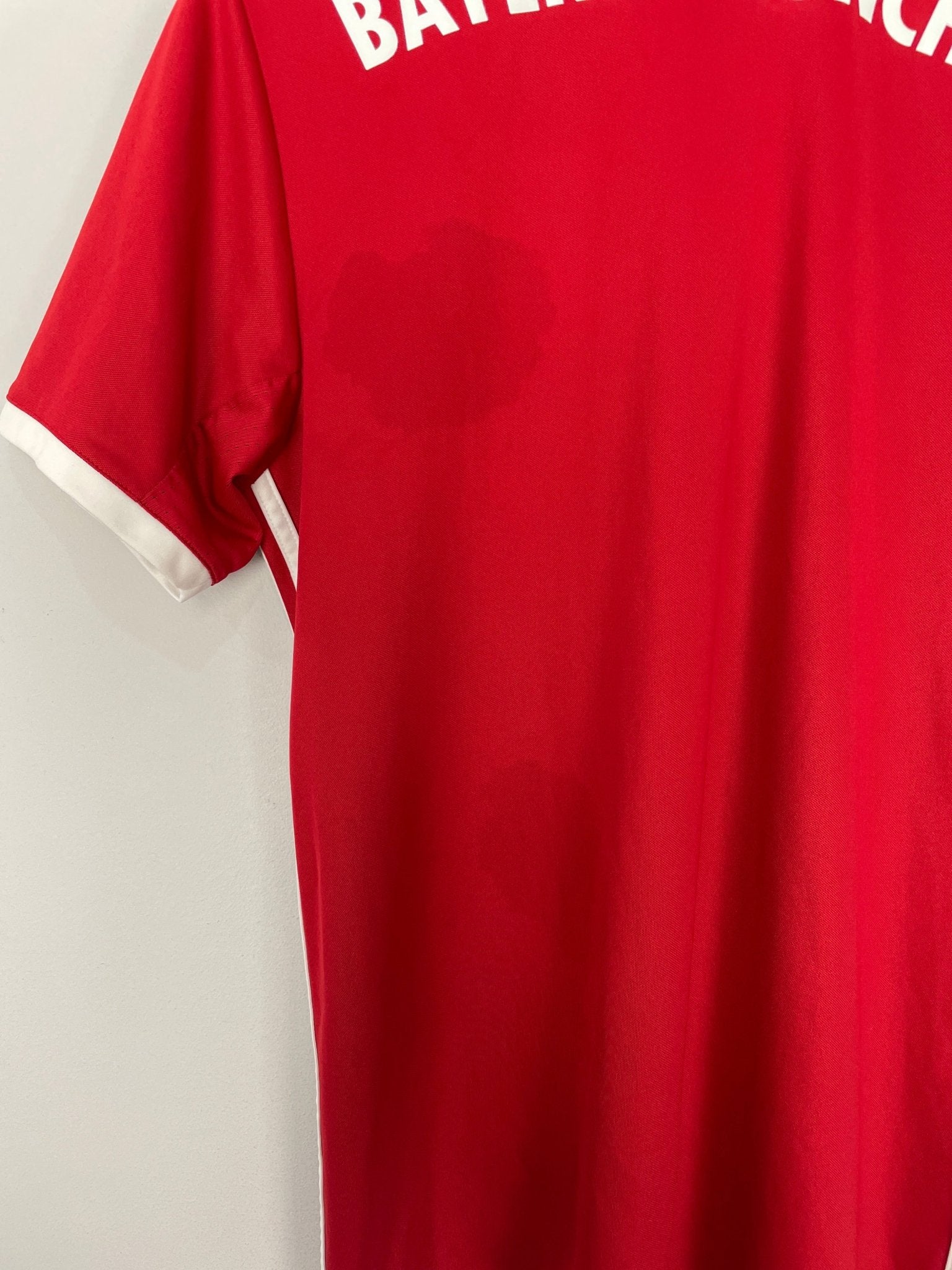 Shop 2016/17 BAYERN MUNICH HOME SHIRT (M) ADIDAS, classic football shirts, vintage football shirts & retro soccer jerseys at Cult Kits