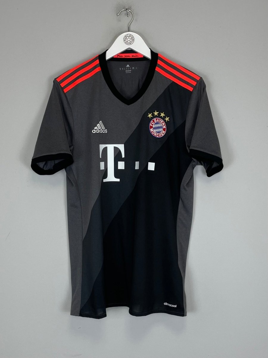 2016/17 BAYERN MUNICH THIAGO 6 AWAY SHIRT (M) ADIDAS - Cult Kits - Medium - Buy Vintage Football Shirts, Authentic Retro Football Shirts For Sale, Classic Football Shirts & Soccer Jersey