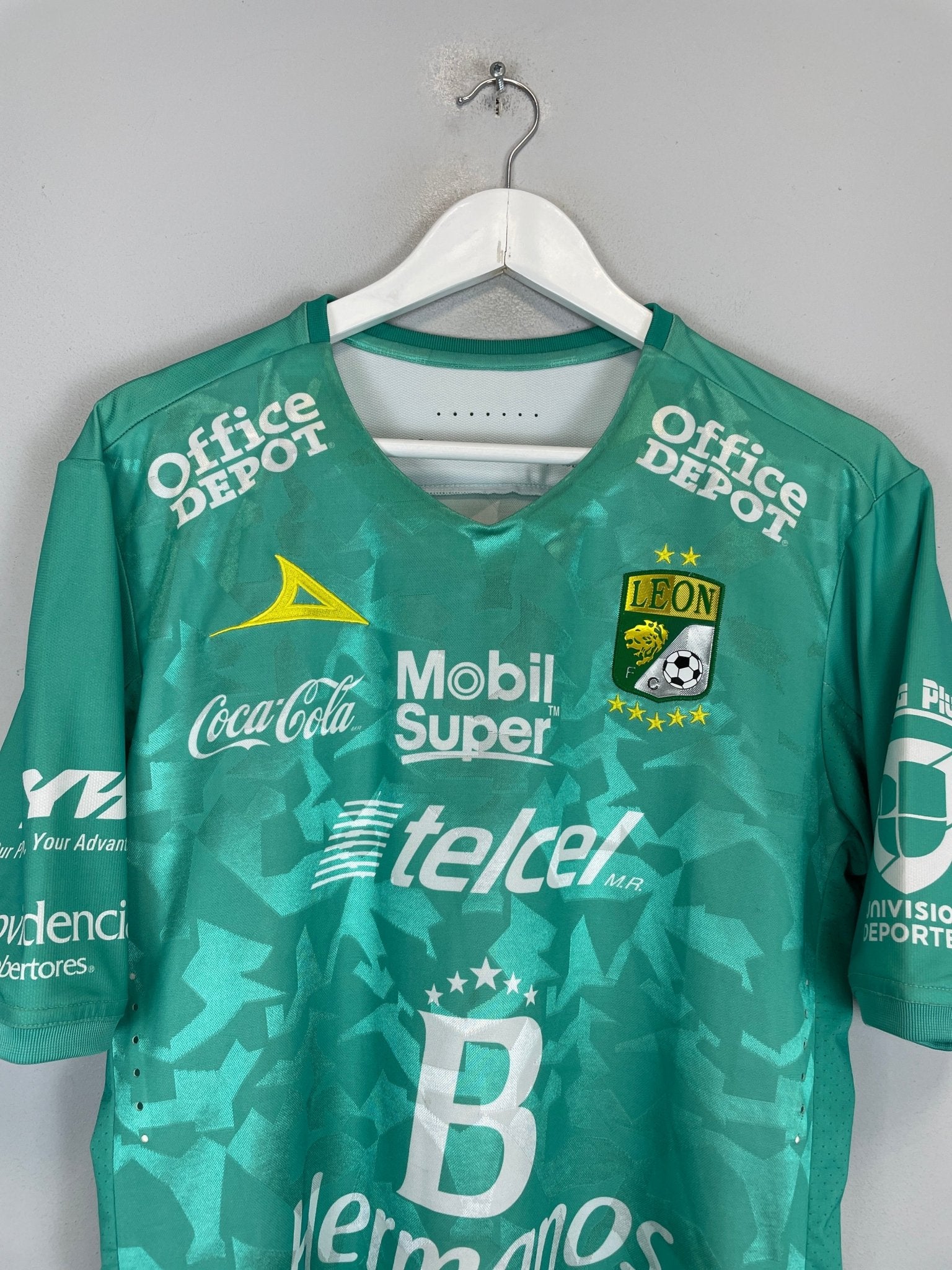 Shop 2016/17 CLUB LEON HOME SHIRT (L) PIRMA, classic football shirts, vintage football shirts & retro soccer jerseys at Cult Kits