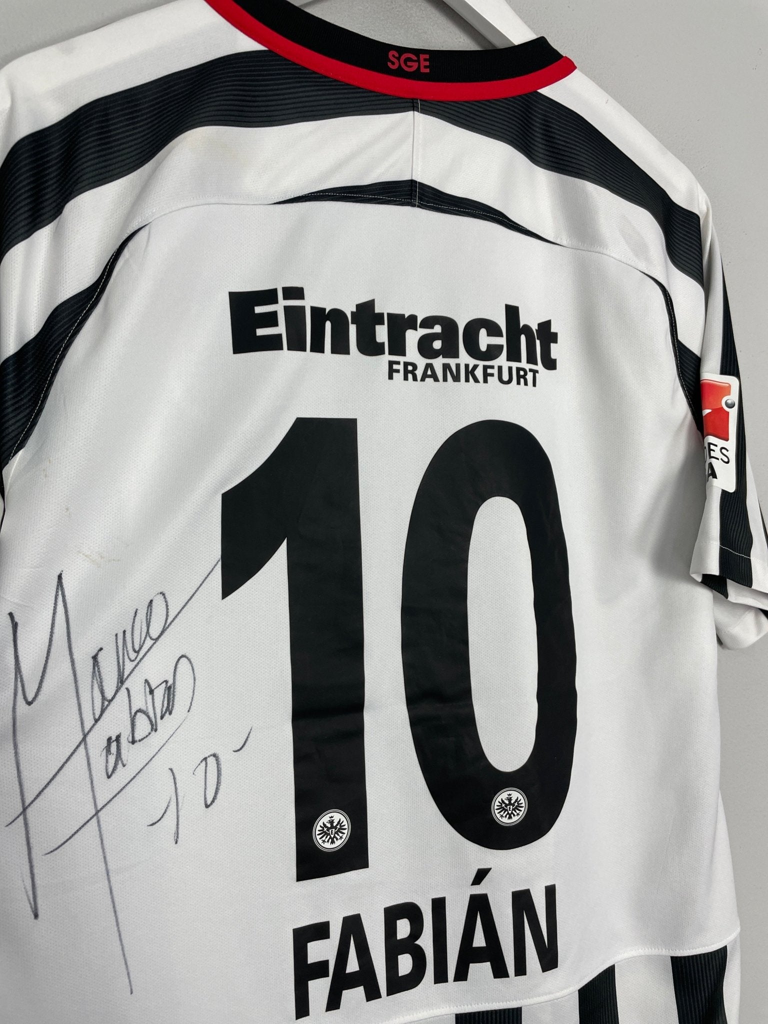 Shop 2016/17 EINTRACHT FRANKFURT FABIAN #10 *SIGNED* HOME SHIRT (L) NIKE, classic football shirts, vintage football shirts & retro soccer jerseys at Cult Kits