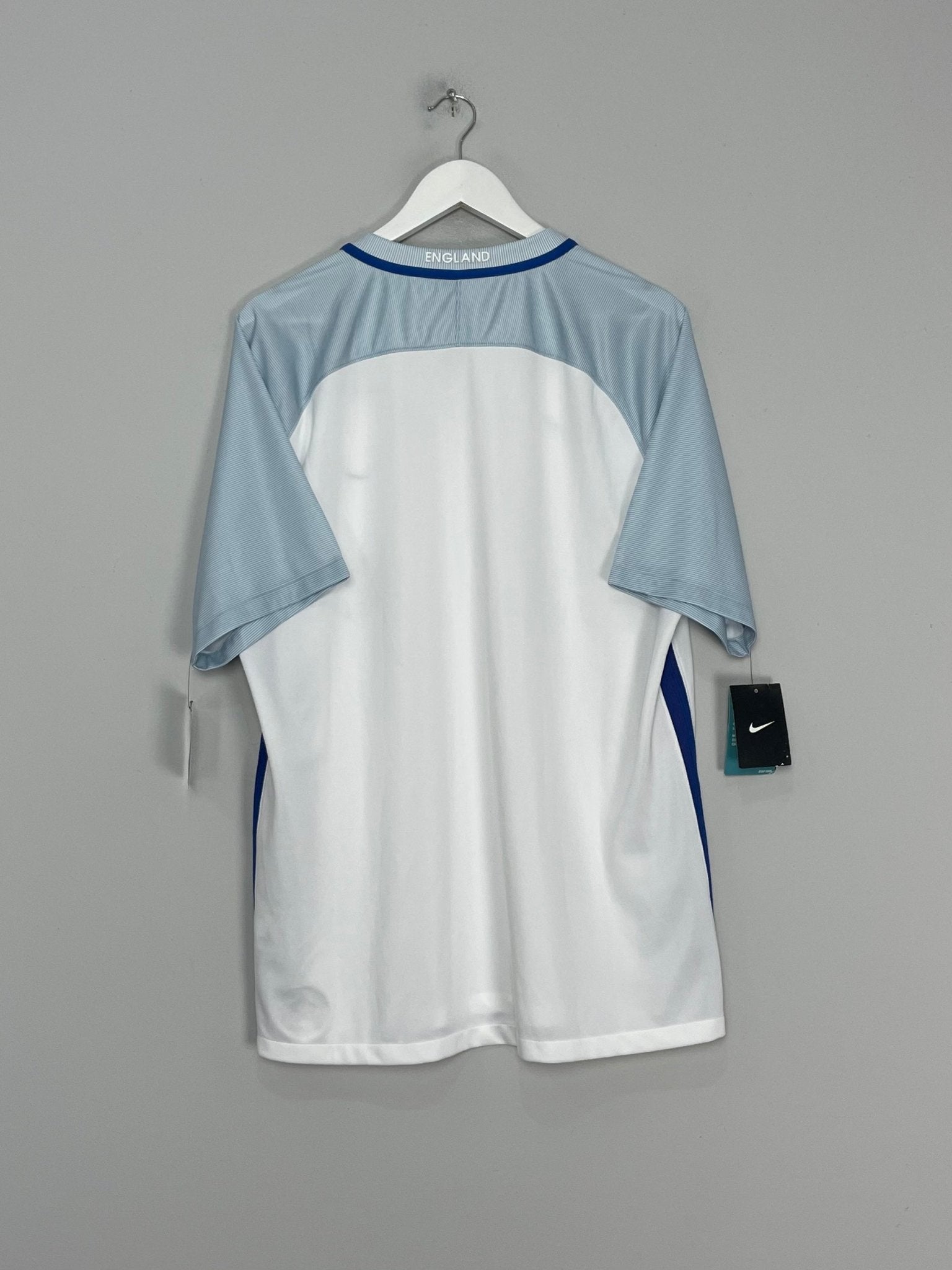 Shop 2016/17 ENGLAND *BNWT* HOME SHIRT (XL) NIKE, classic football shirts, vintage football shirts & retro soccer jerseys at Cult Kits