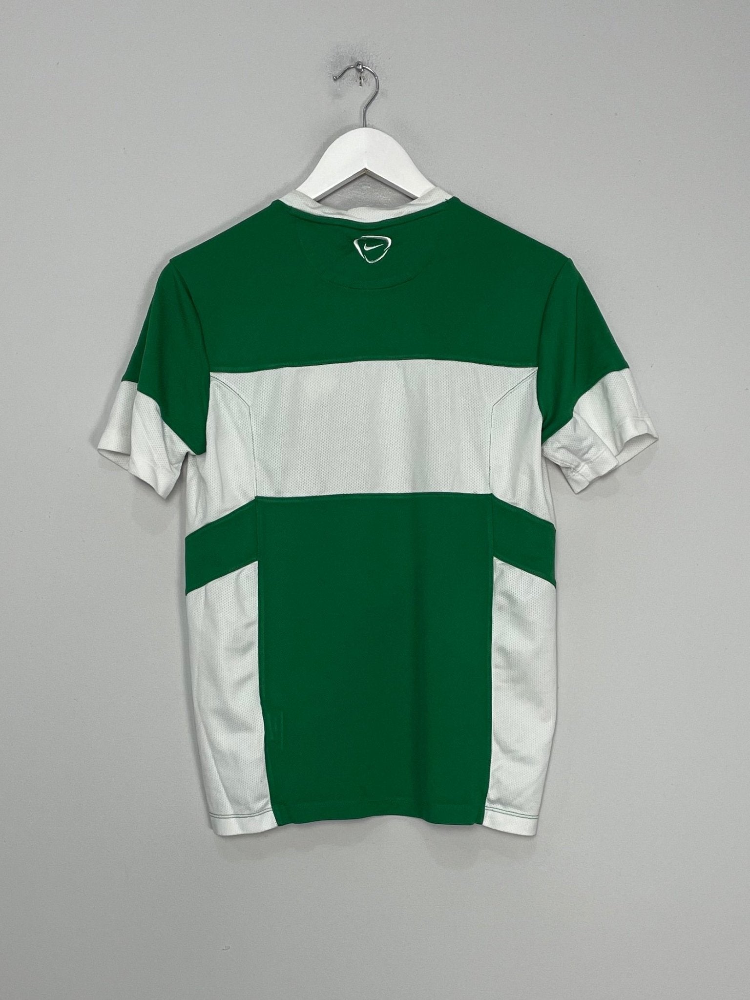 Shop 2016/17 HIBERNIAN TRAINING SHIRT (M) NIKE, classic football shirts, vintage football shirts & retro soccer jerseys at Cult Kits