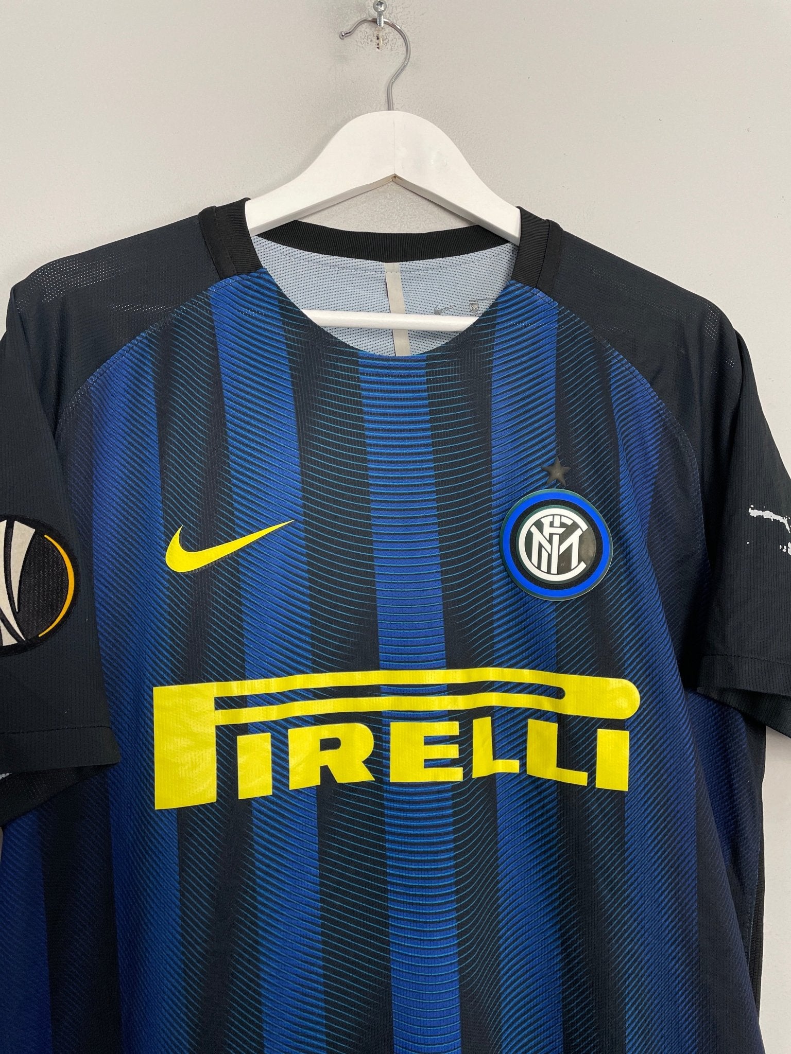 Shop 2016/17 INTER MILAN ICARDI #9 *PLAYER ISSUE* HOME SHIRT (XL) NIKE, classic football shirts, vintage football shirts & retro soccer jerseys at Cult Kits