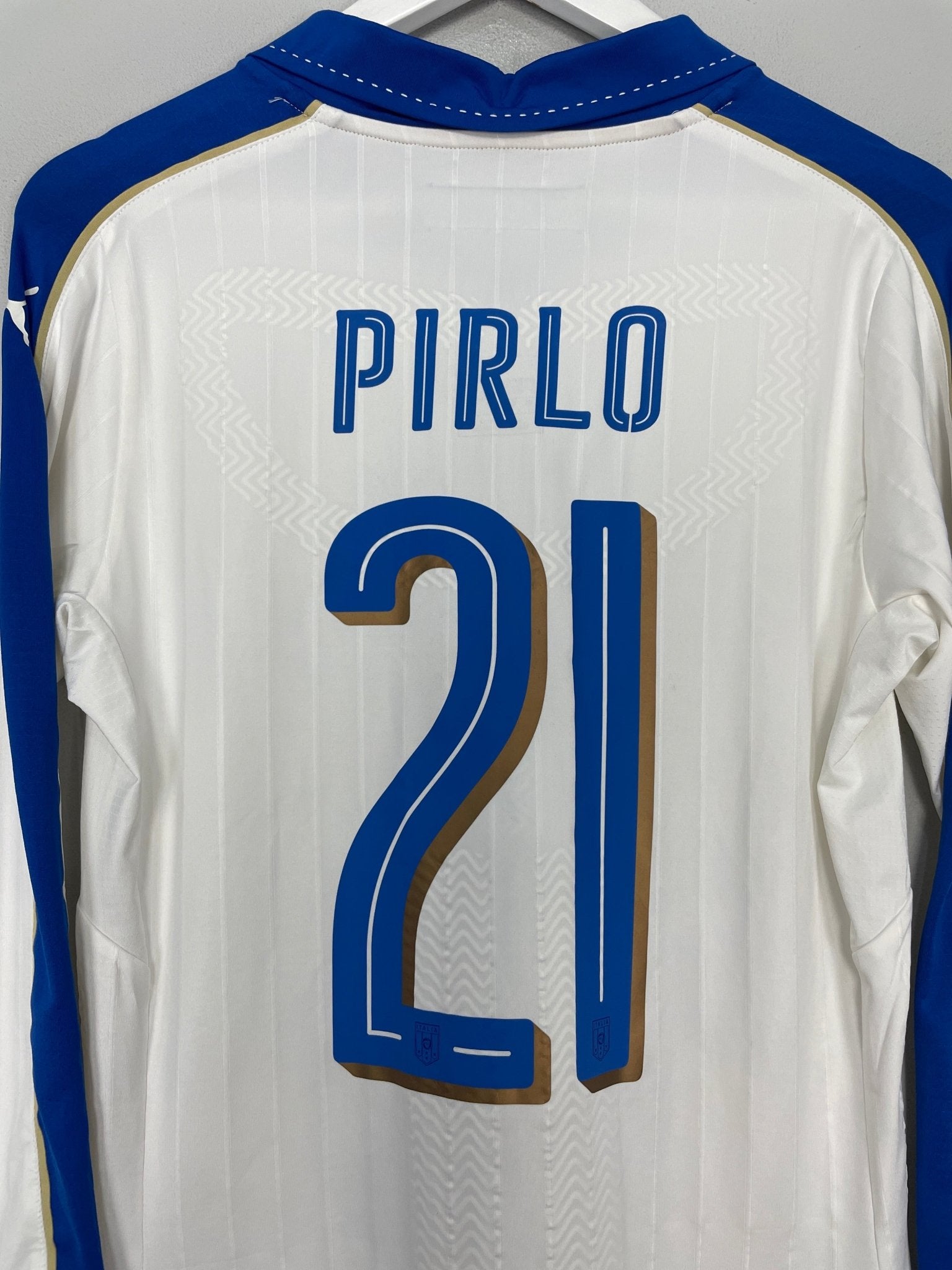 Shop 2016/17 ITALY PIRLO #21 L/S *PLAYER ISSUE* AWAY SHIRT (L) PUMA, classic football shirts, vintage football shirts & retro soccer jerseys at Cult Kits