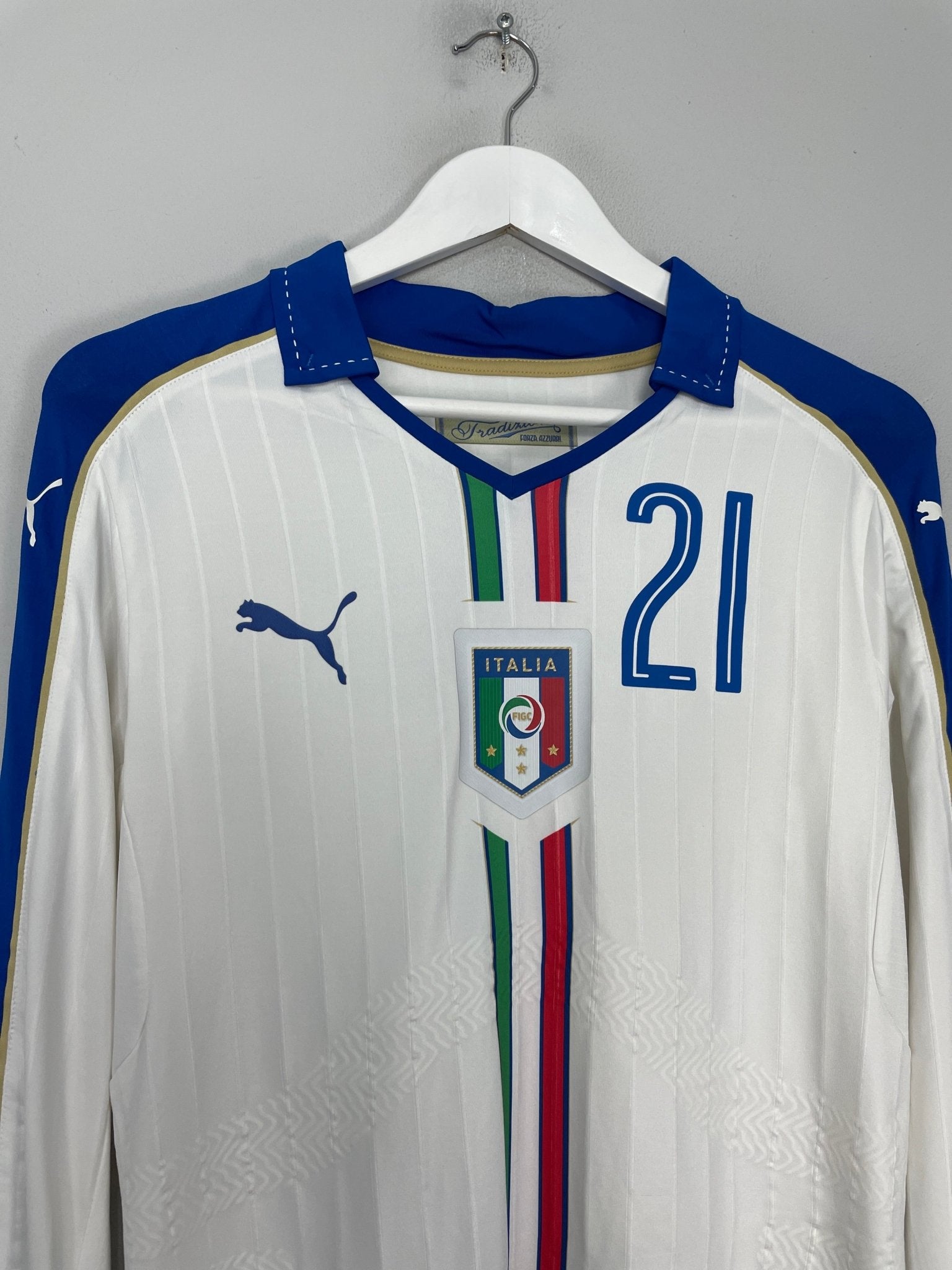 Shop 2016/17 ITALY PIRLO #21 L/S *PLAYER ISSUE* AWAY SHIRT (L) PUMA, classic football shirts, vintage football shirts & retro soccer jerseys at Cult Kits